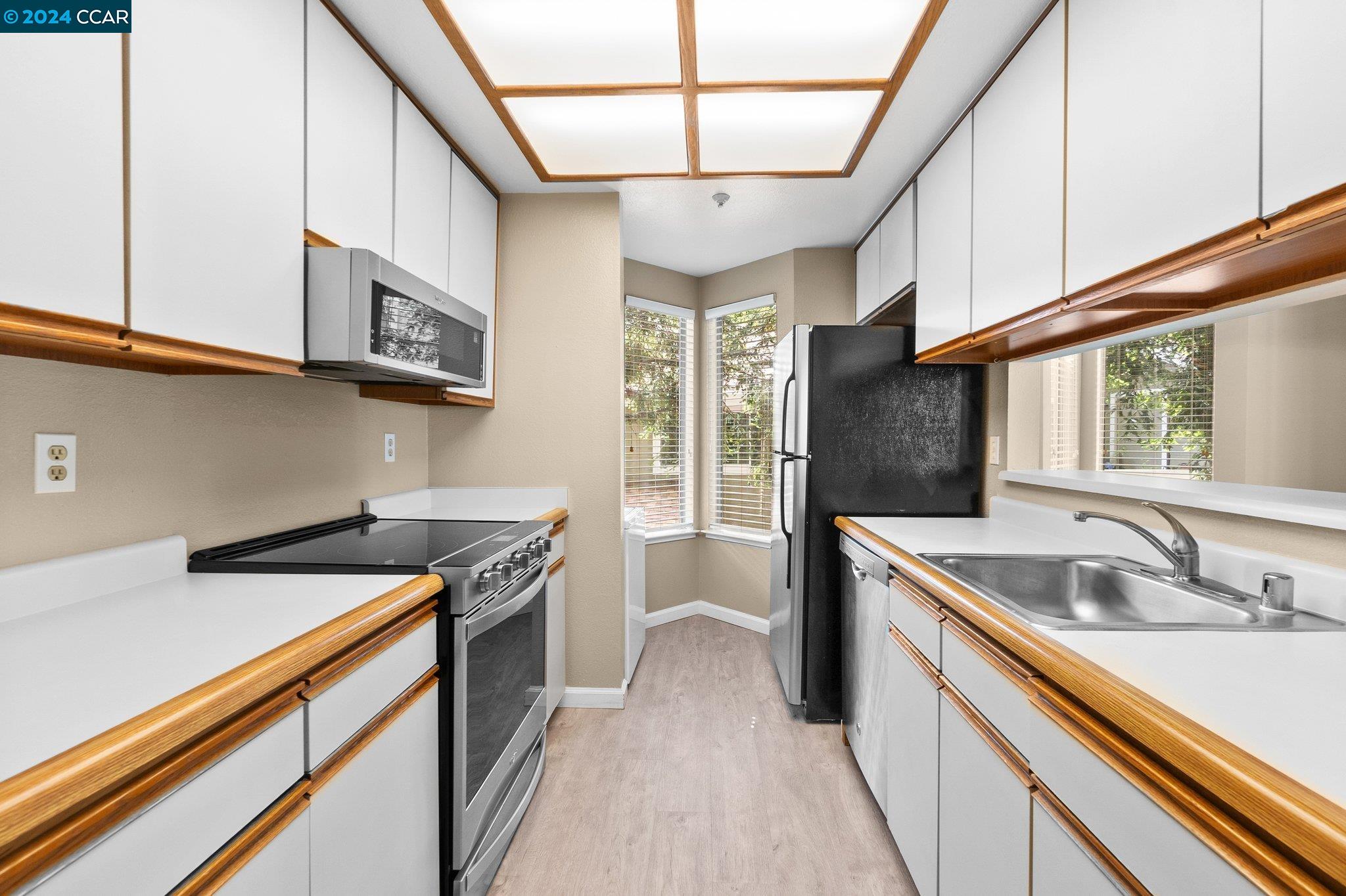 2675 Oak Road Unit: E