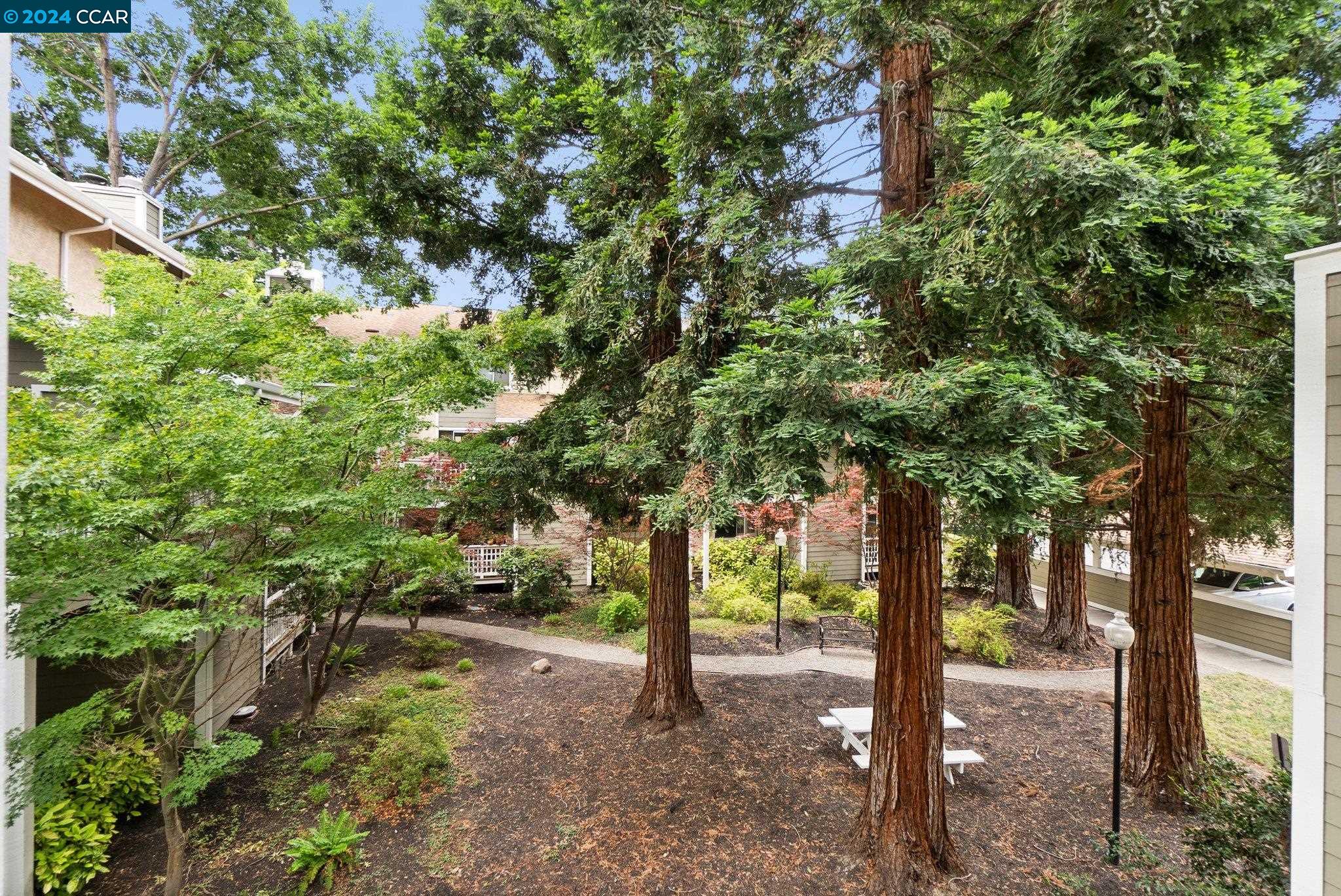 2675 Oak Road Unit: E