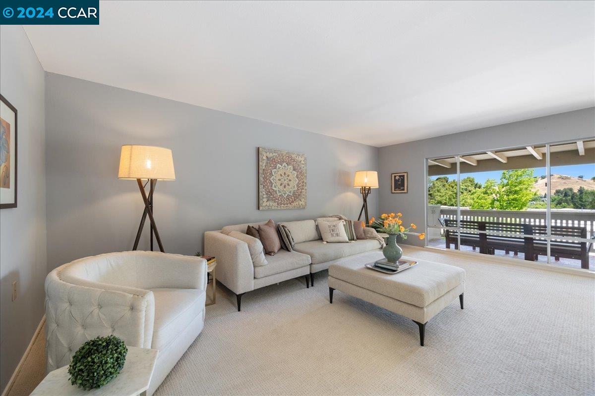 1200 Singingwood # 7