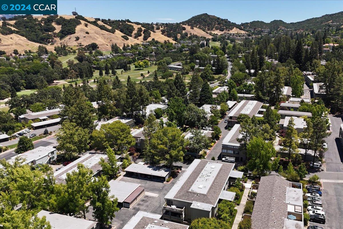 1200 Singingwood # 7