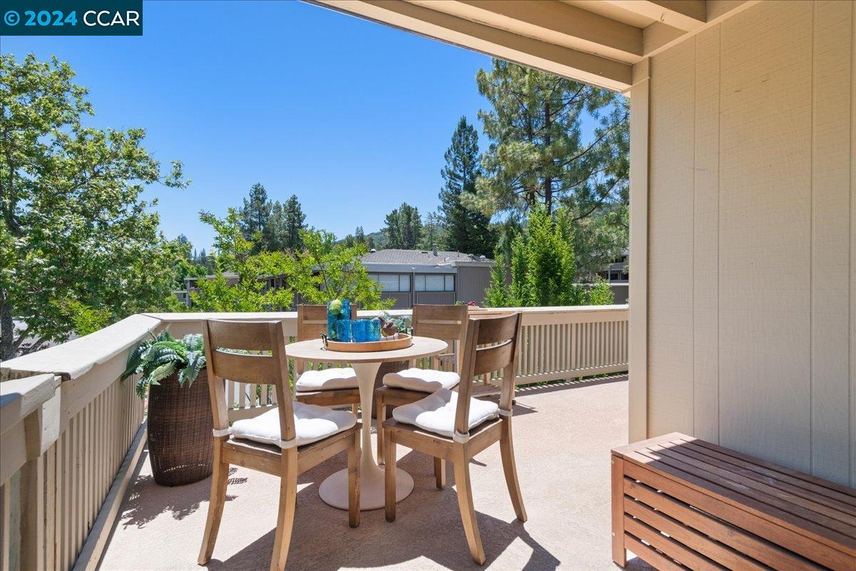 1200 Singingwood # 7