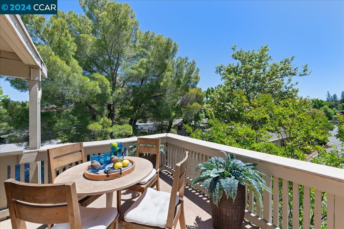 1200 Singingwood # 7