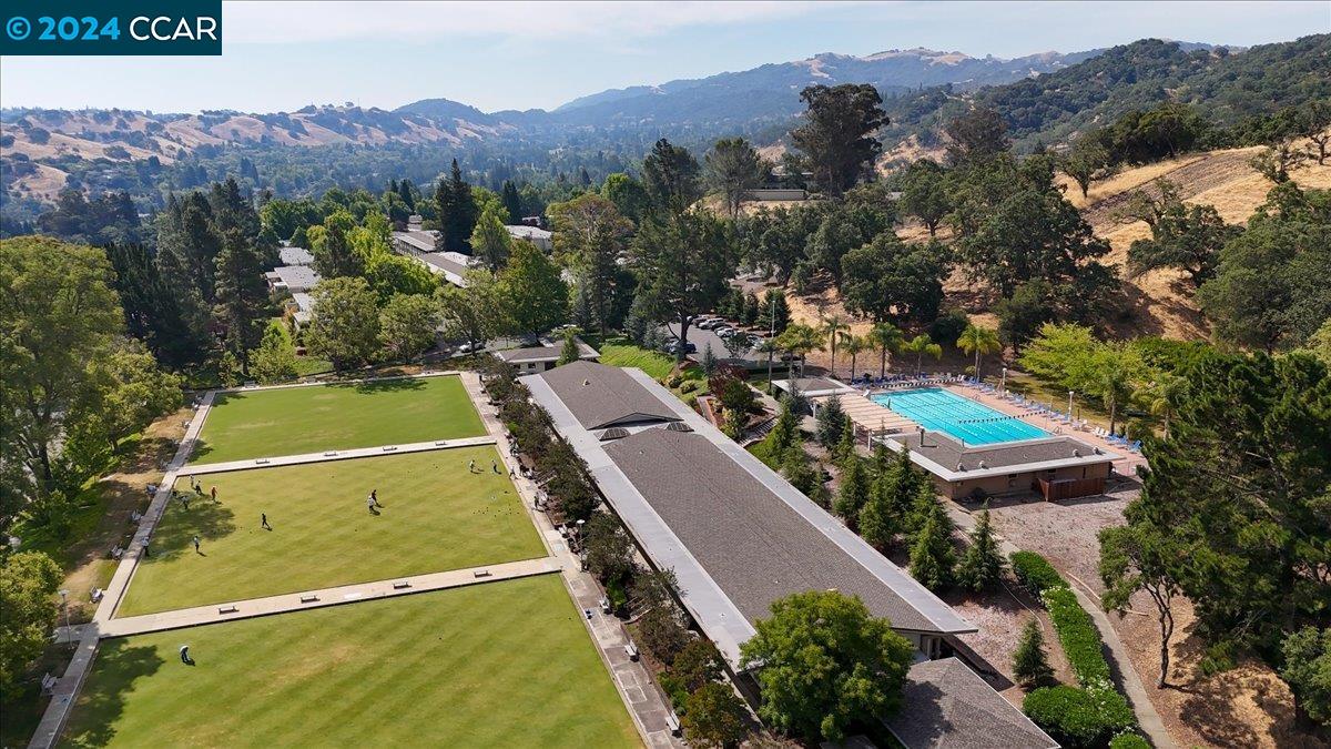 1200 Singingwood # 7