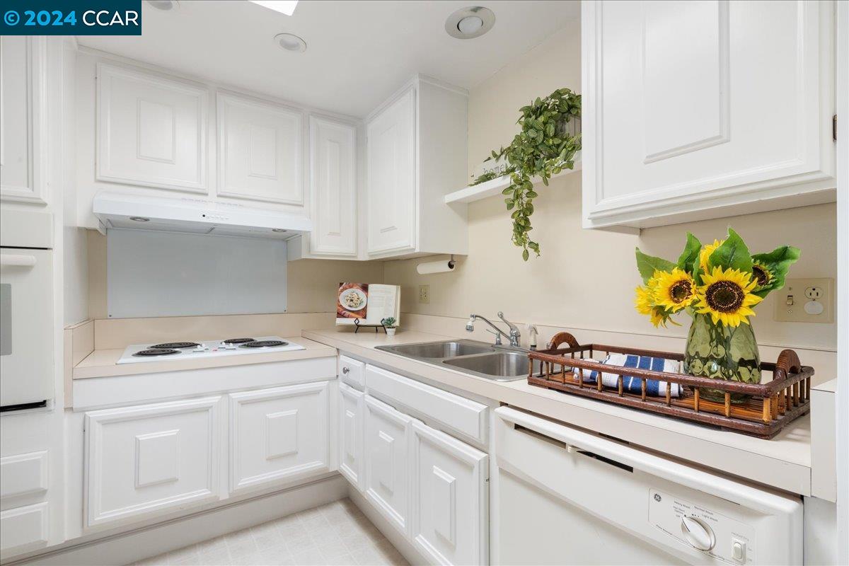 1200 Singingwood # 7