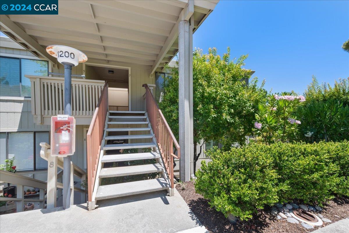 1200 Singingwood # 7