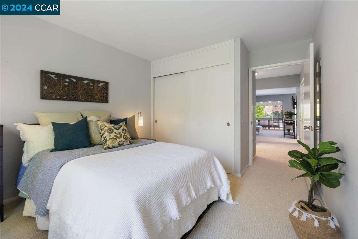 1200 Singingwood # 7