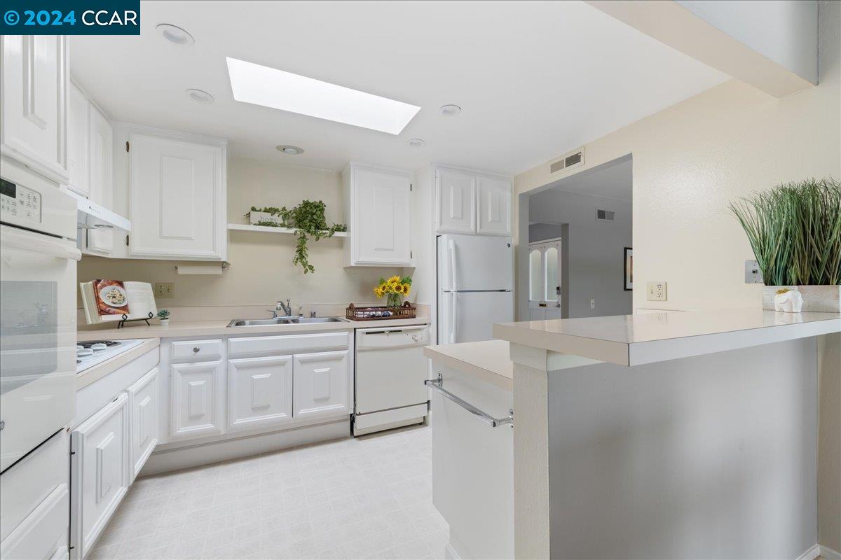 1200 Singingwood # 7