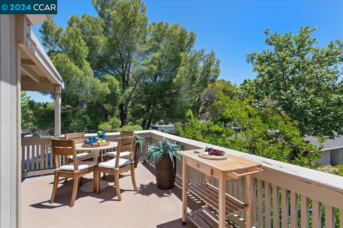 1200 Singingwood # 7