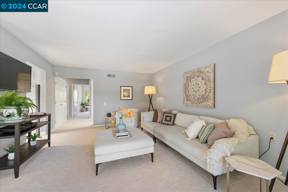 1200 Singingwood # 7