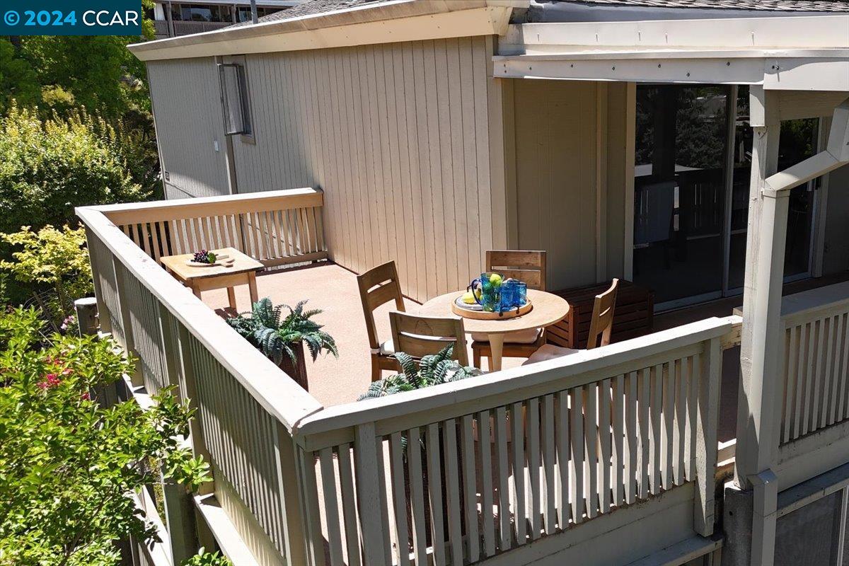 1200 Singingwood # 7