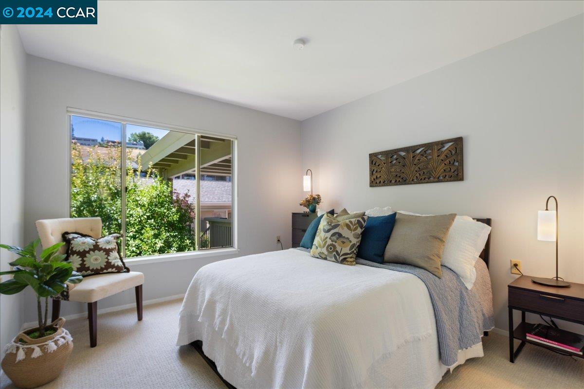 1200 Singingwood # 7