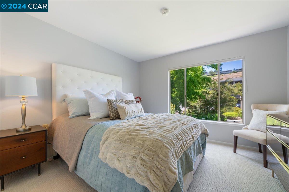 1200 Singingwood # 7