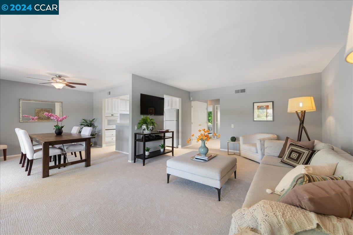 1200 Singingwood # 7