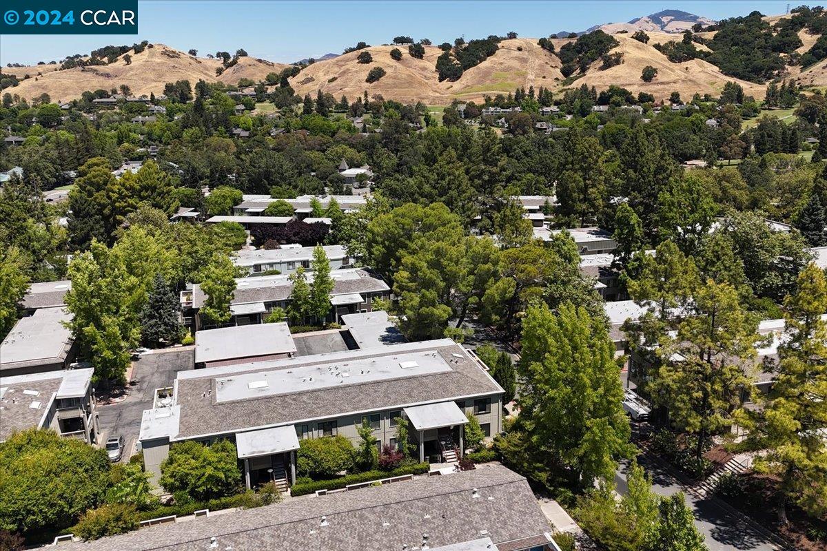 1200 Singingwood # 7