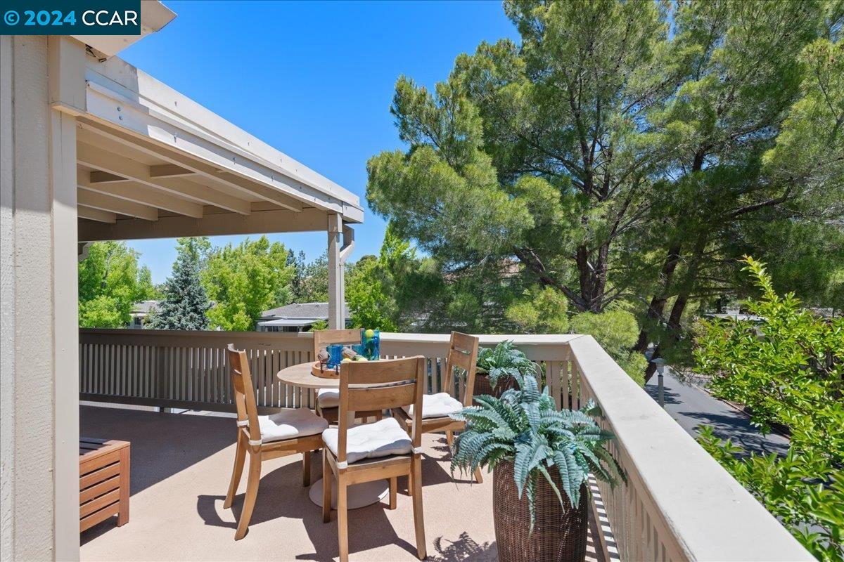 1200 Singingwood # 7