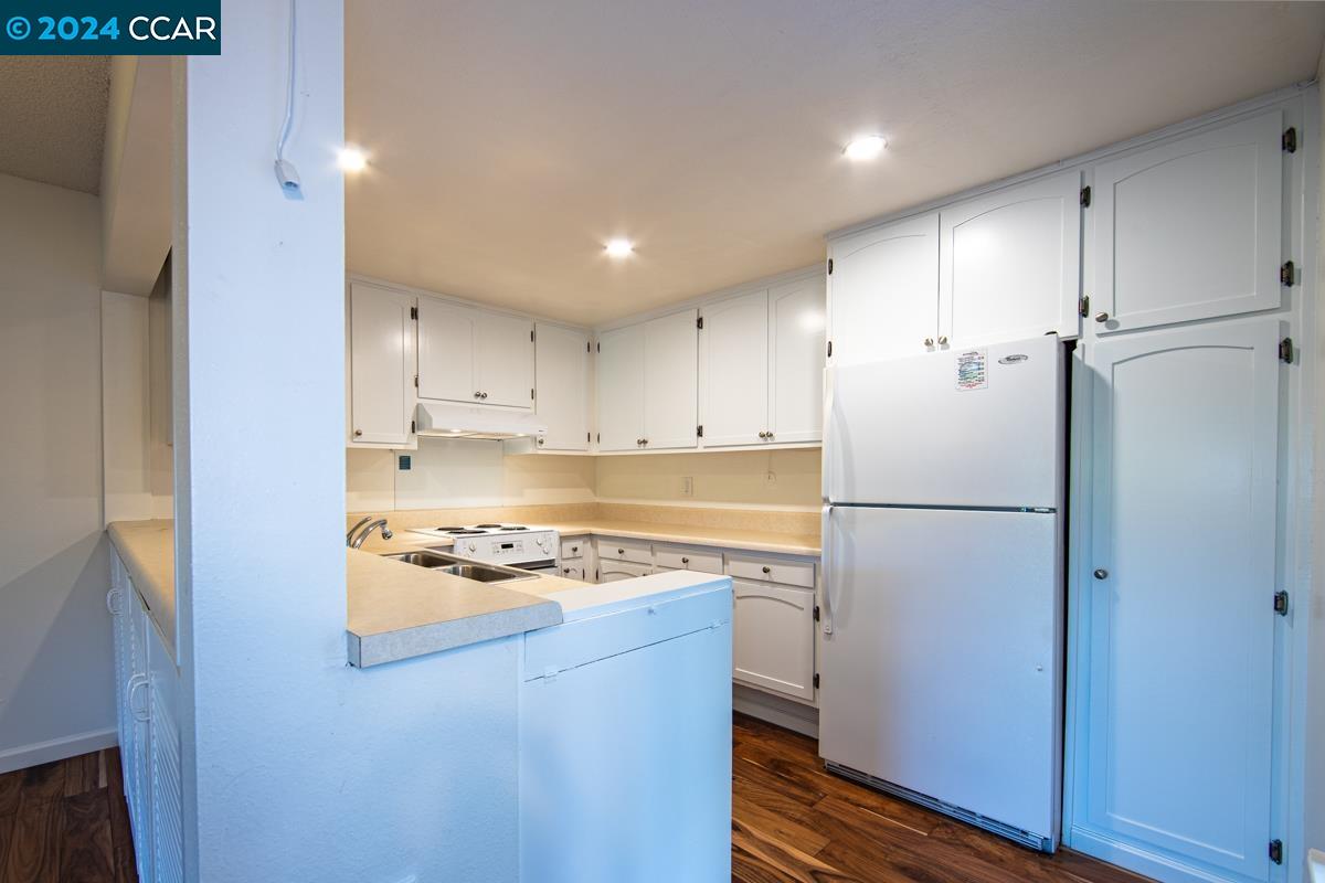 2717 Pine Knoll # 6