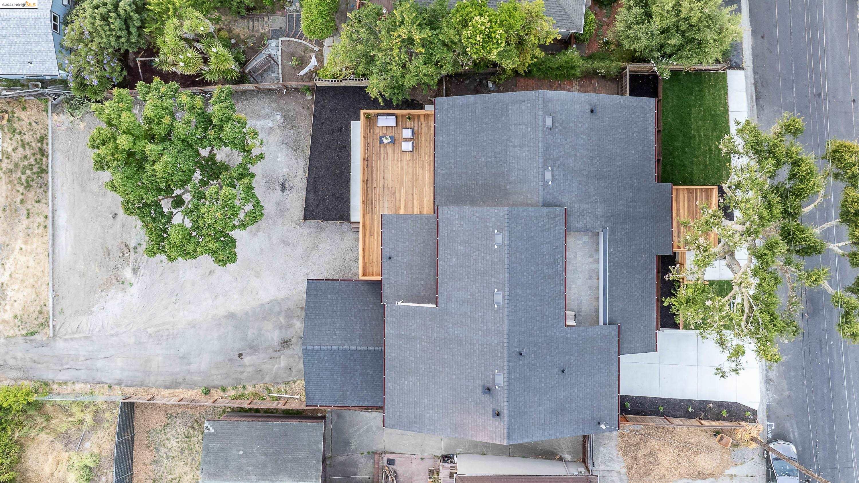 921 Mitchell Way