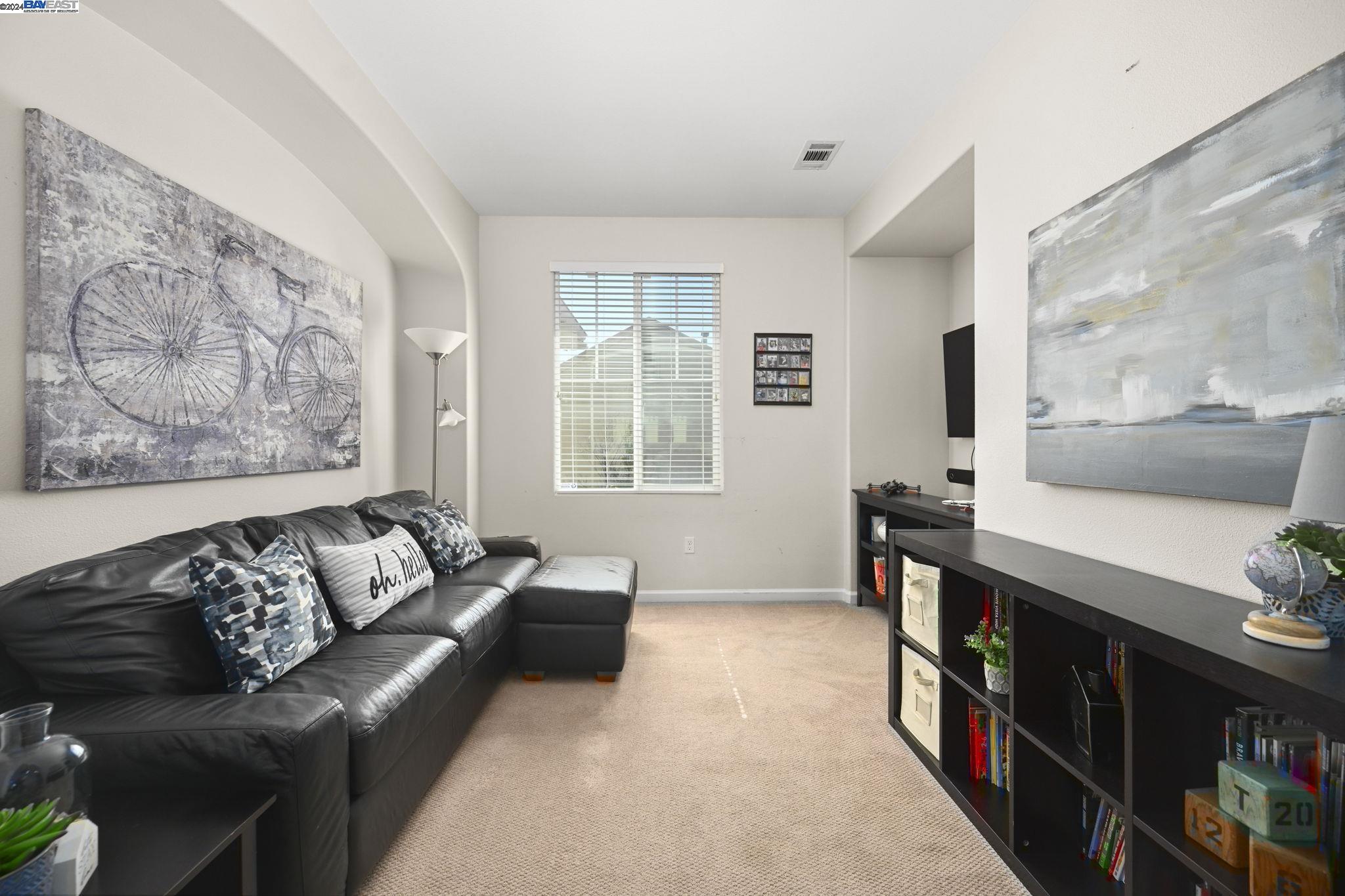 5386 Bengali St