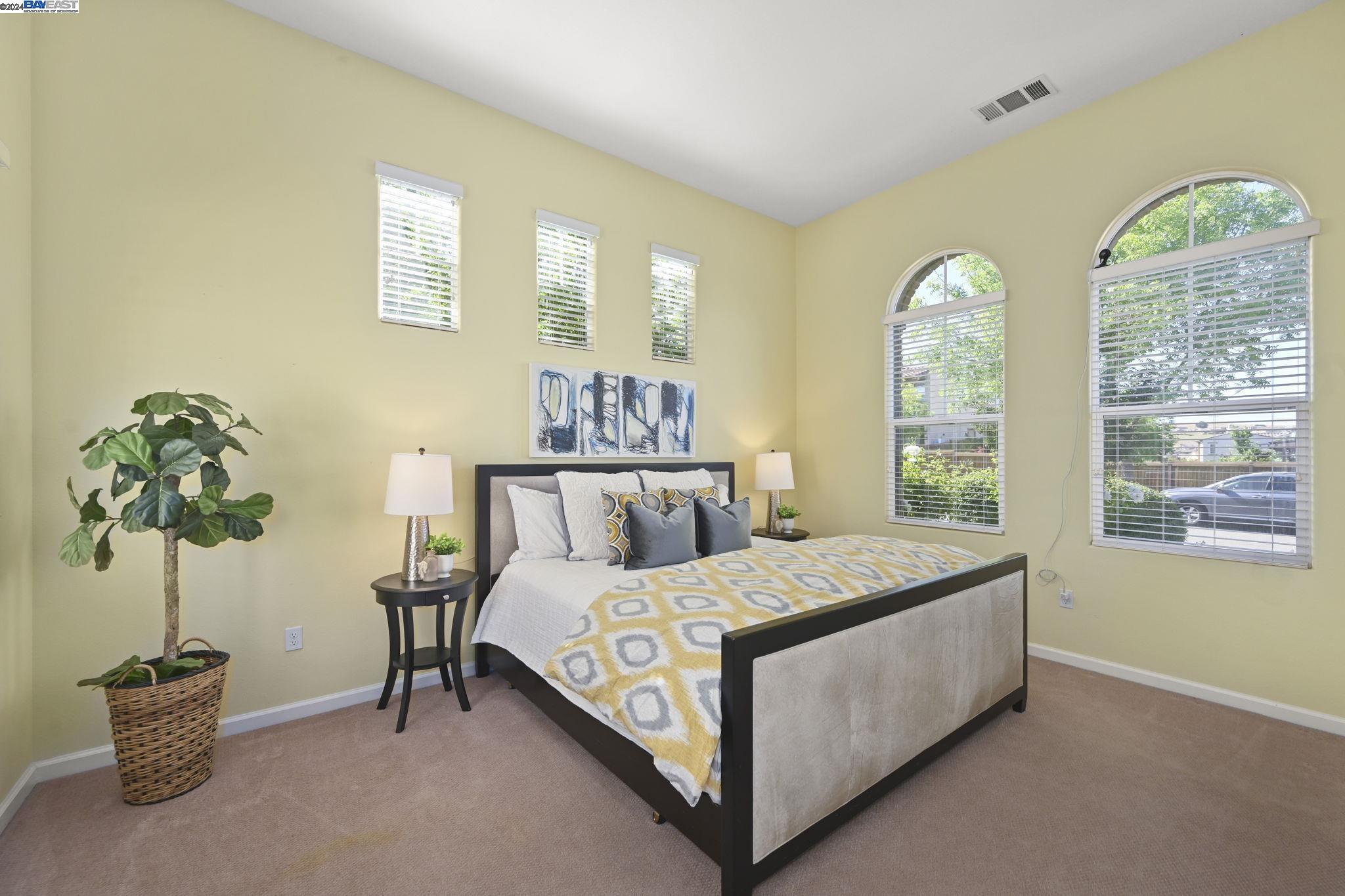 5386 Bengali St