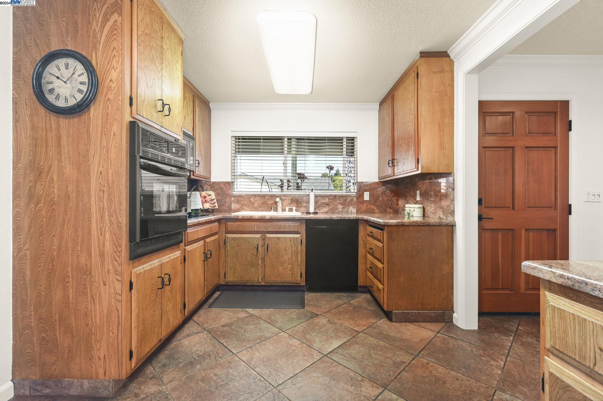 6964 Lancaster Rd
