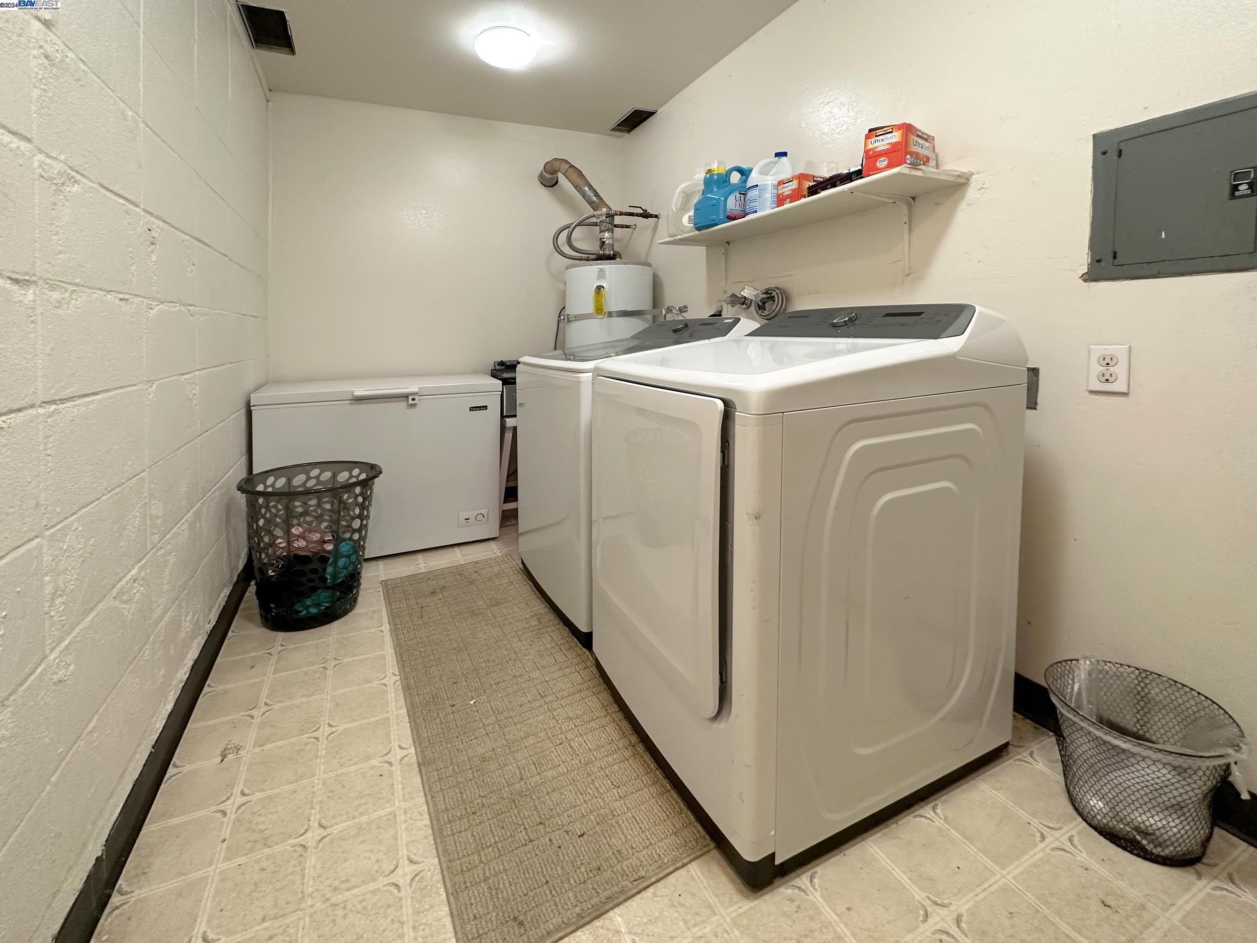 74,76,78,80 Camelback Ct