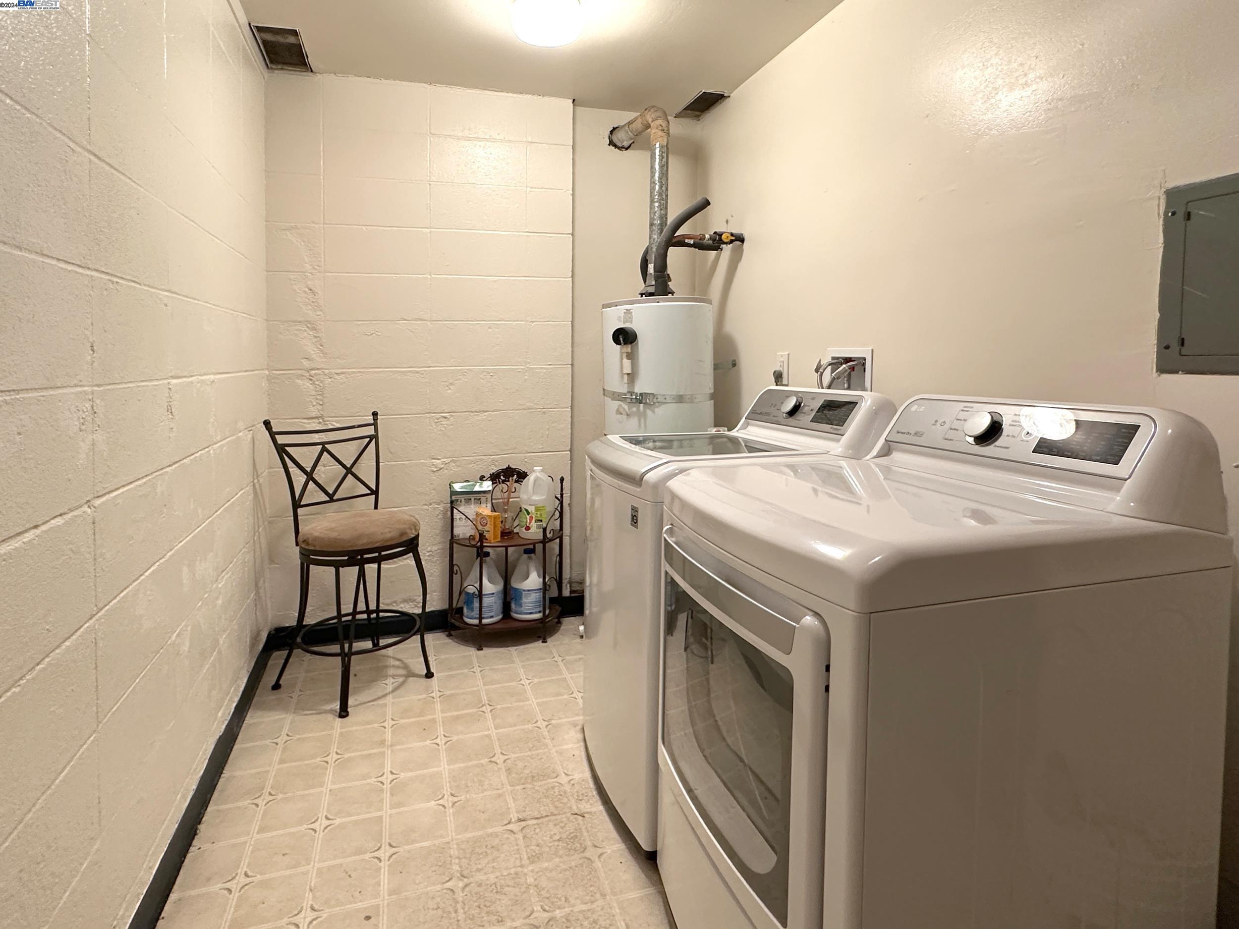 74,76,78,80 Camelback Ct