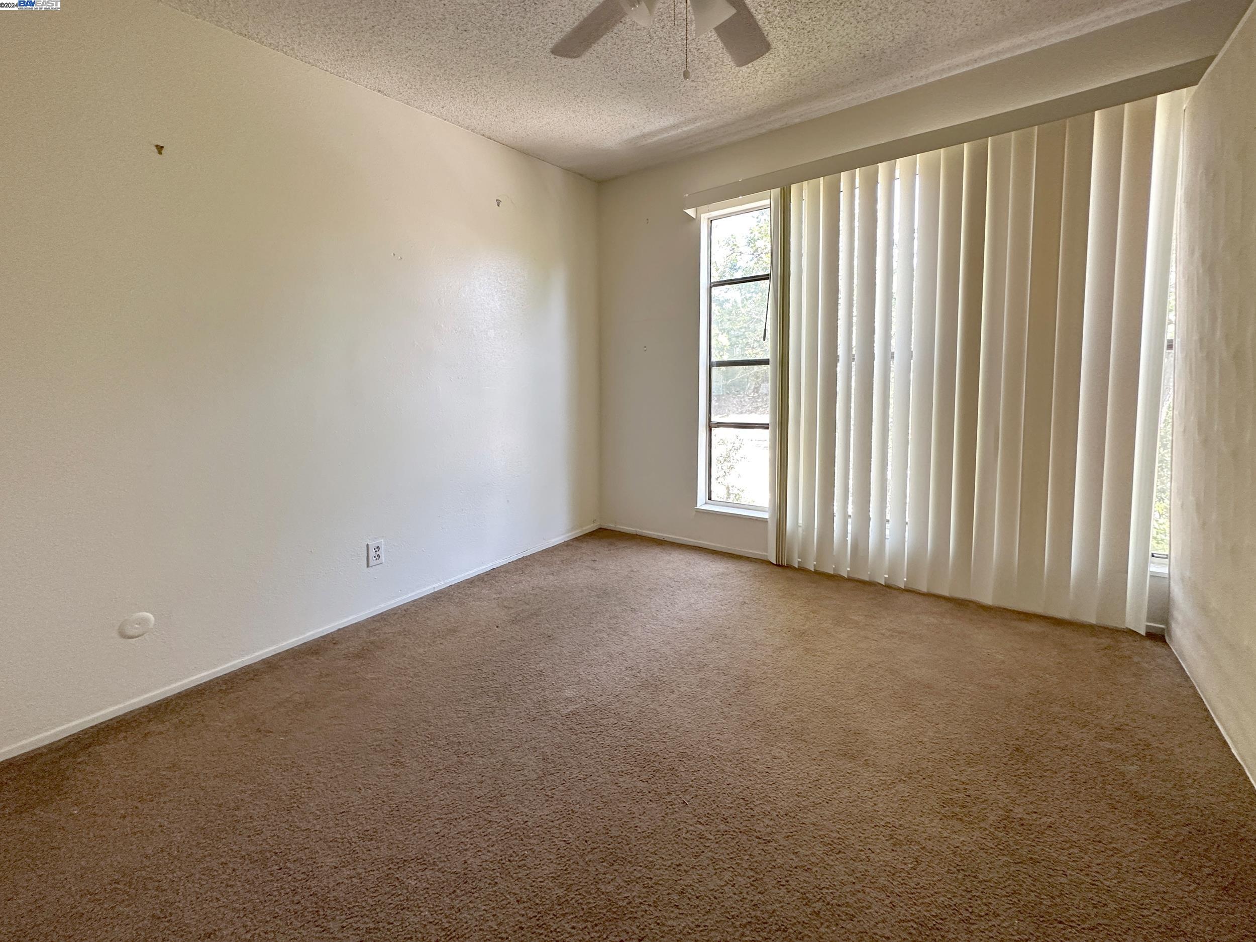 74,76,78,80 Camelback Ct