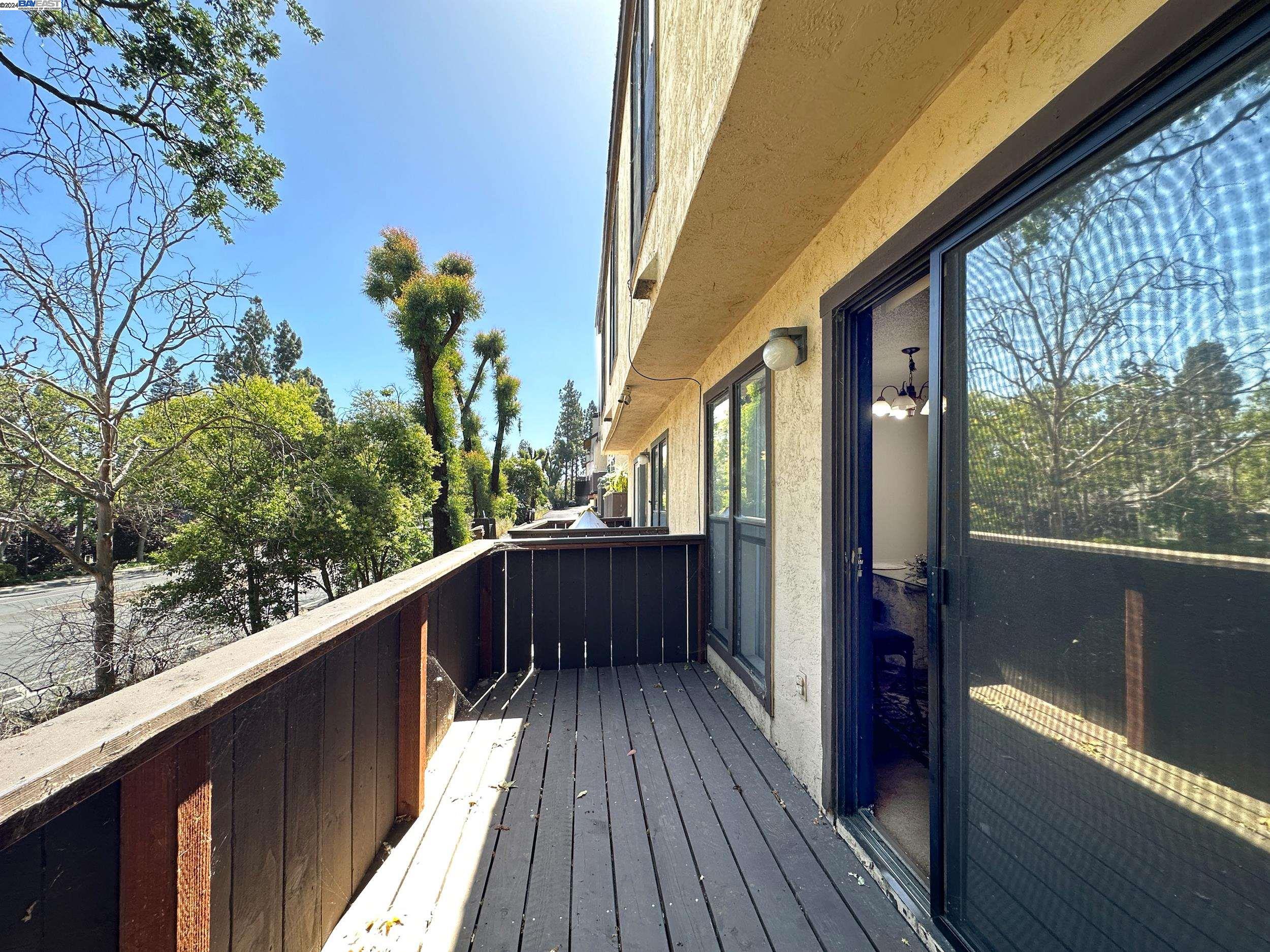 74,76,78,80 Camelback Ct