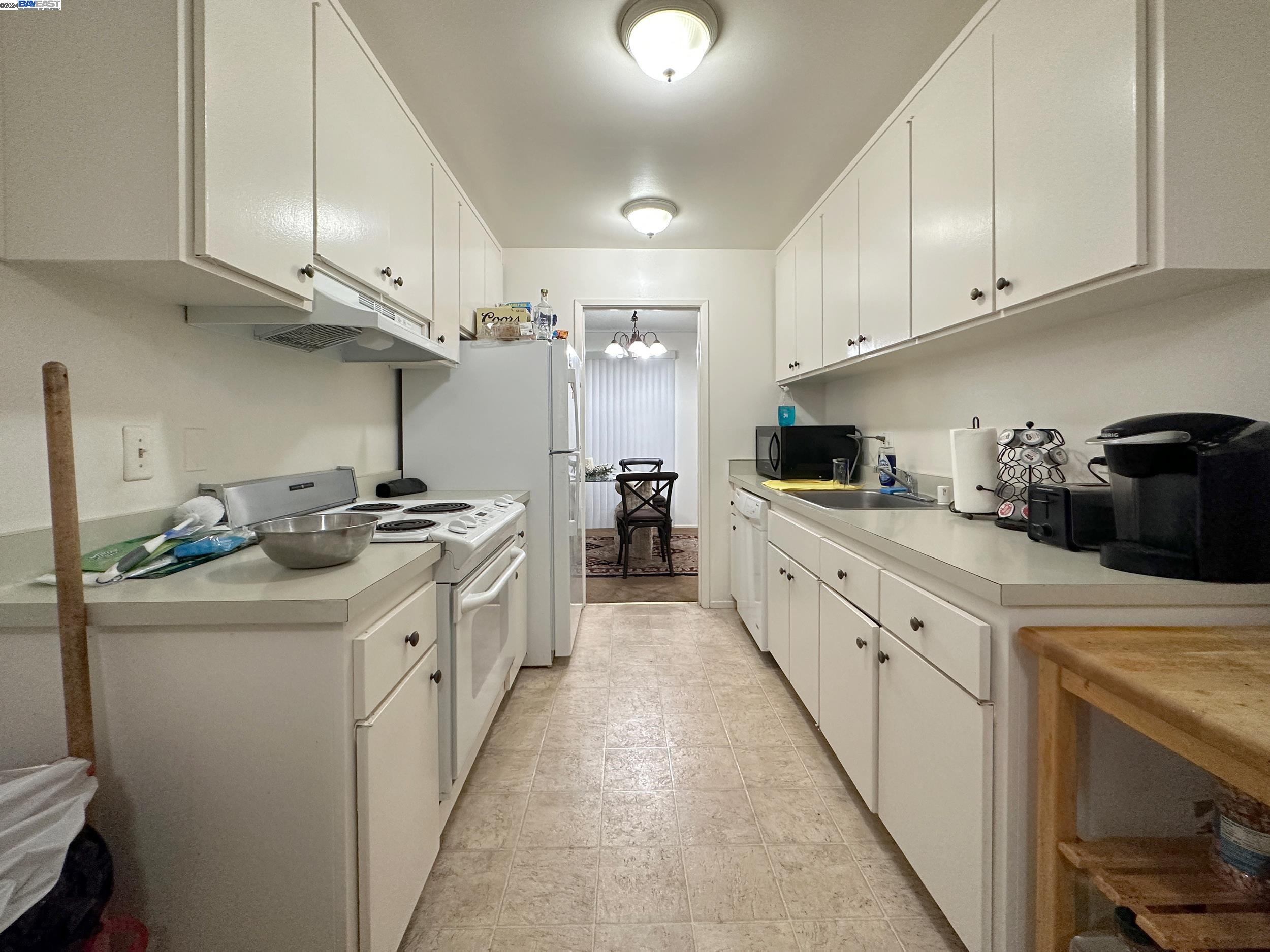 74,76,78,80 Camelback Ct