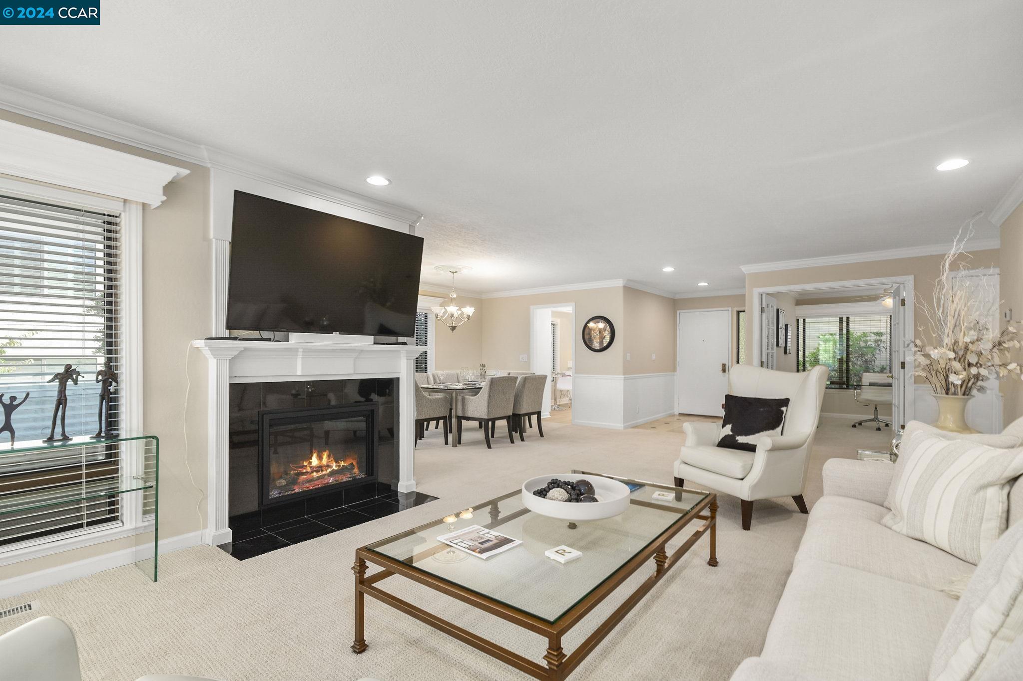 3234 Rossmoor Pkwy # 4