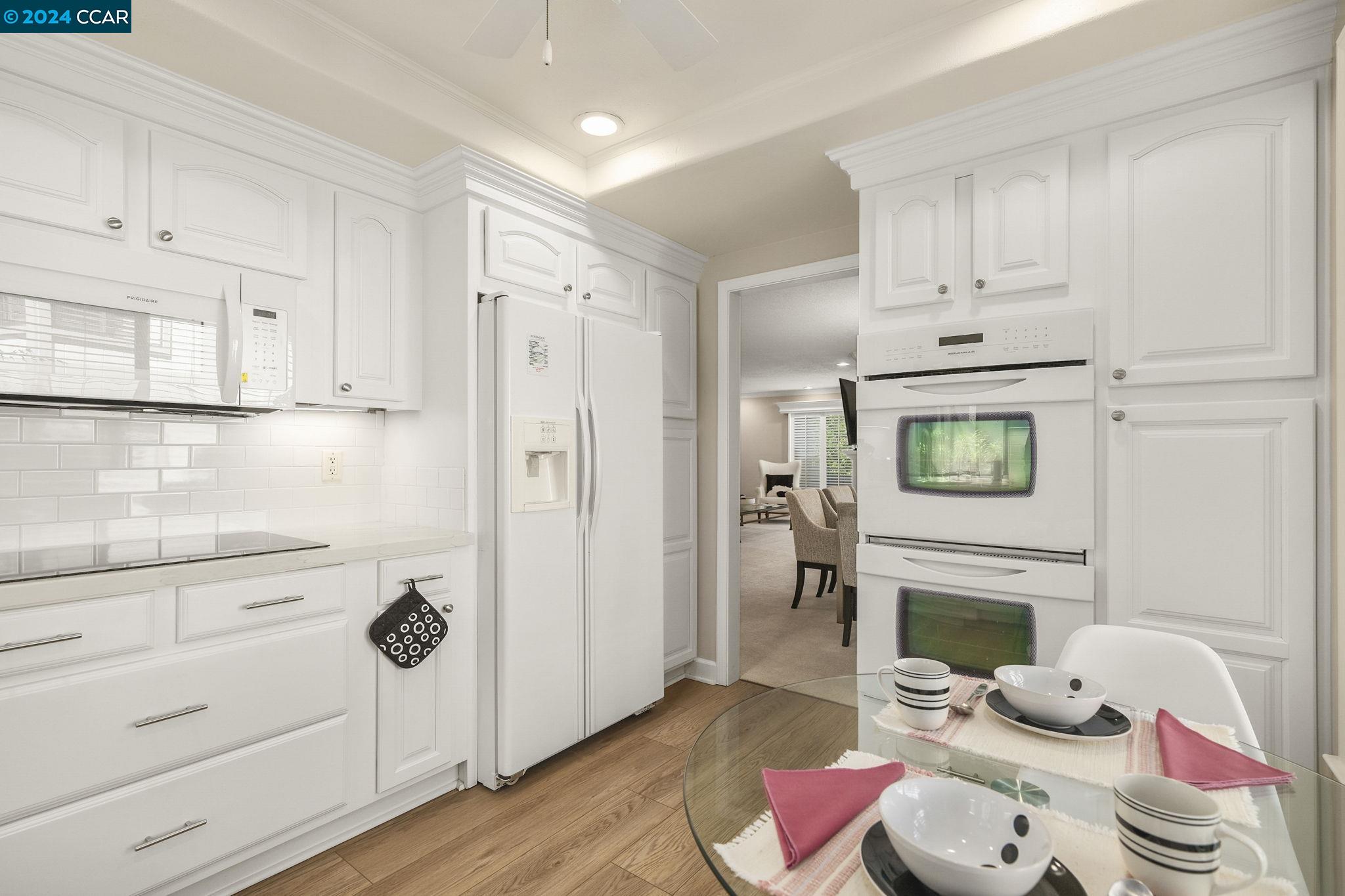 3234 Rossmoor Pkwy # 4