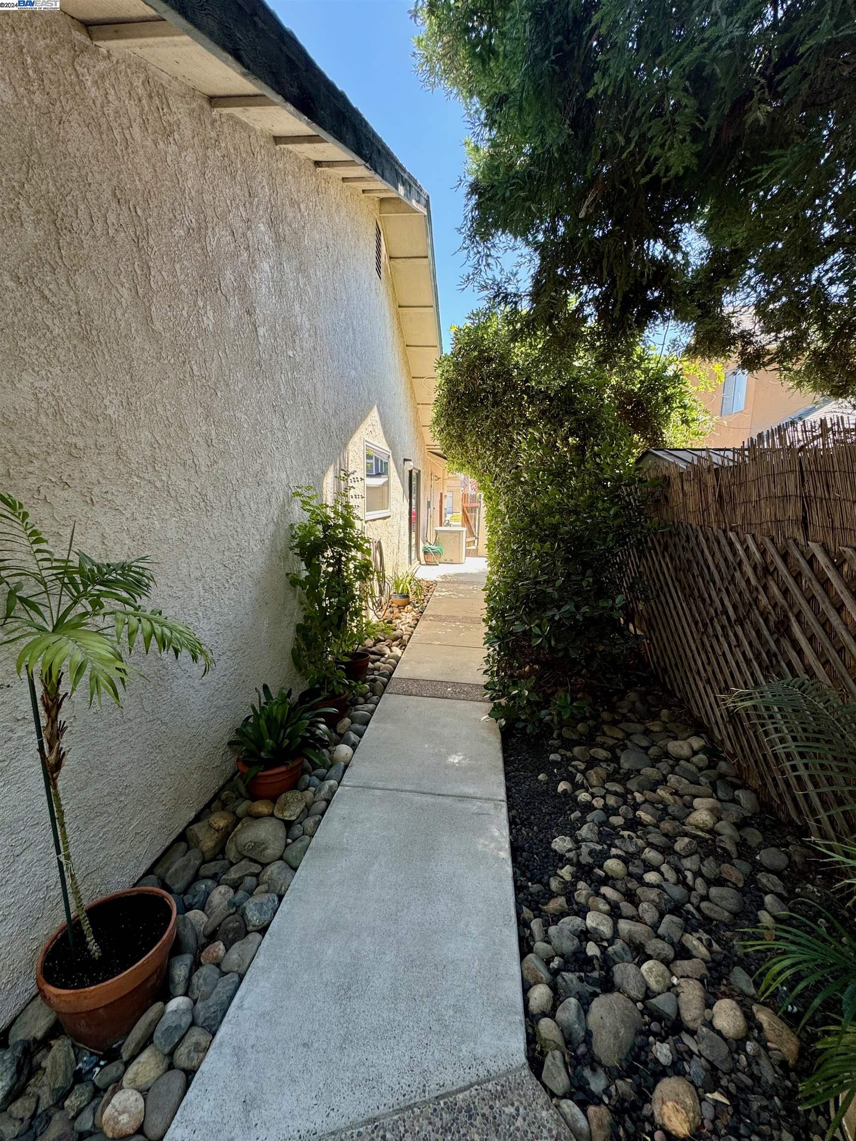 563 McMurphy Ct.