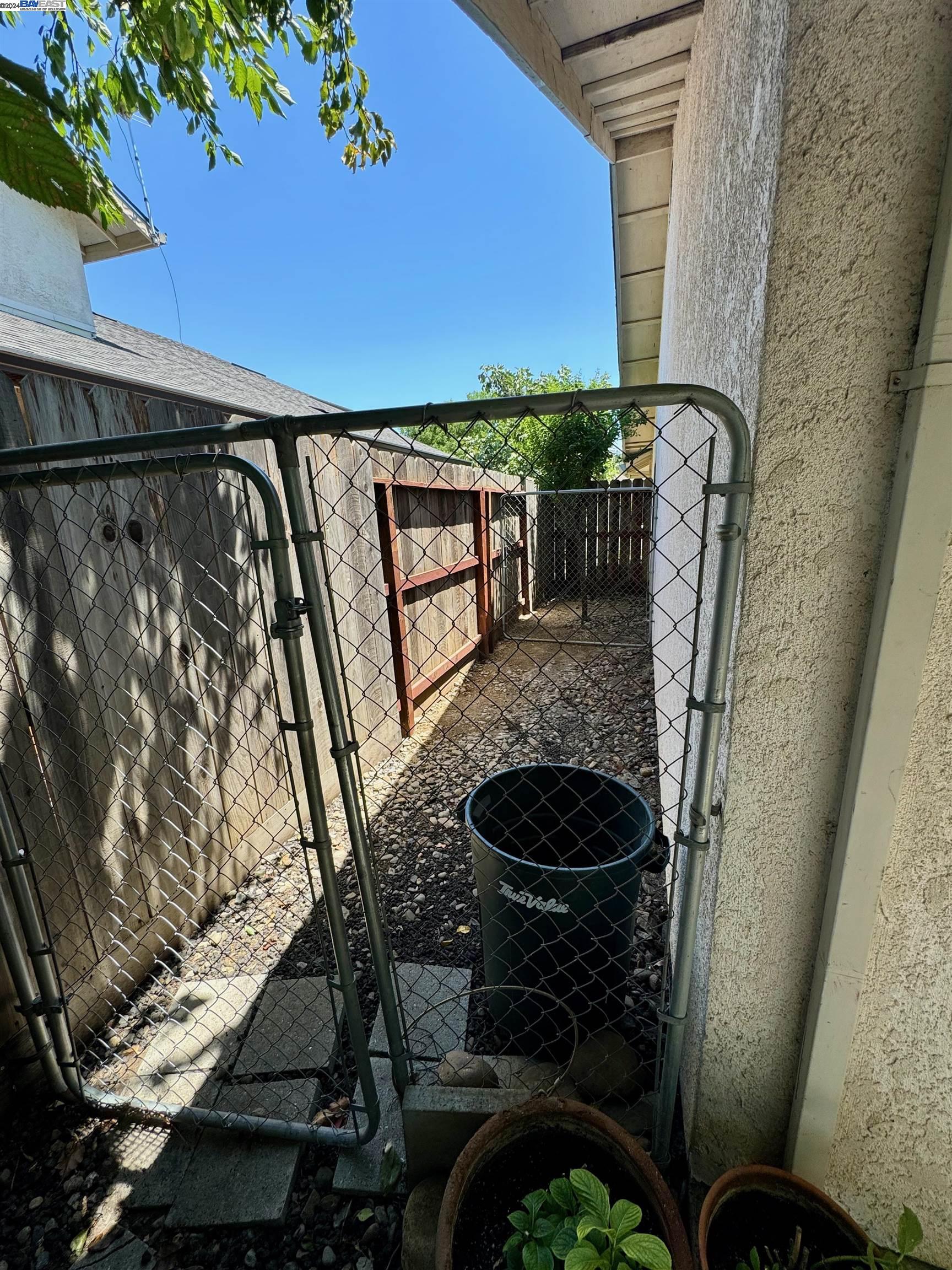 563 McMurphy Ct.