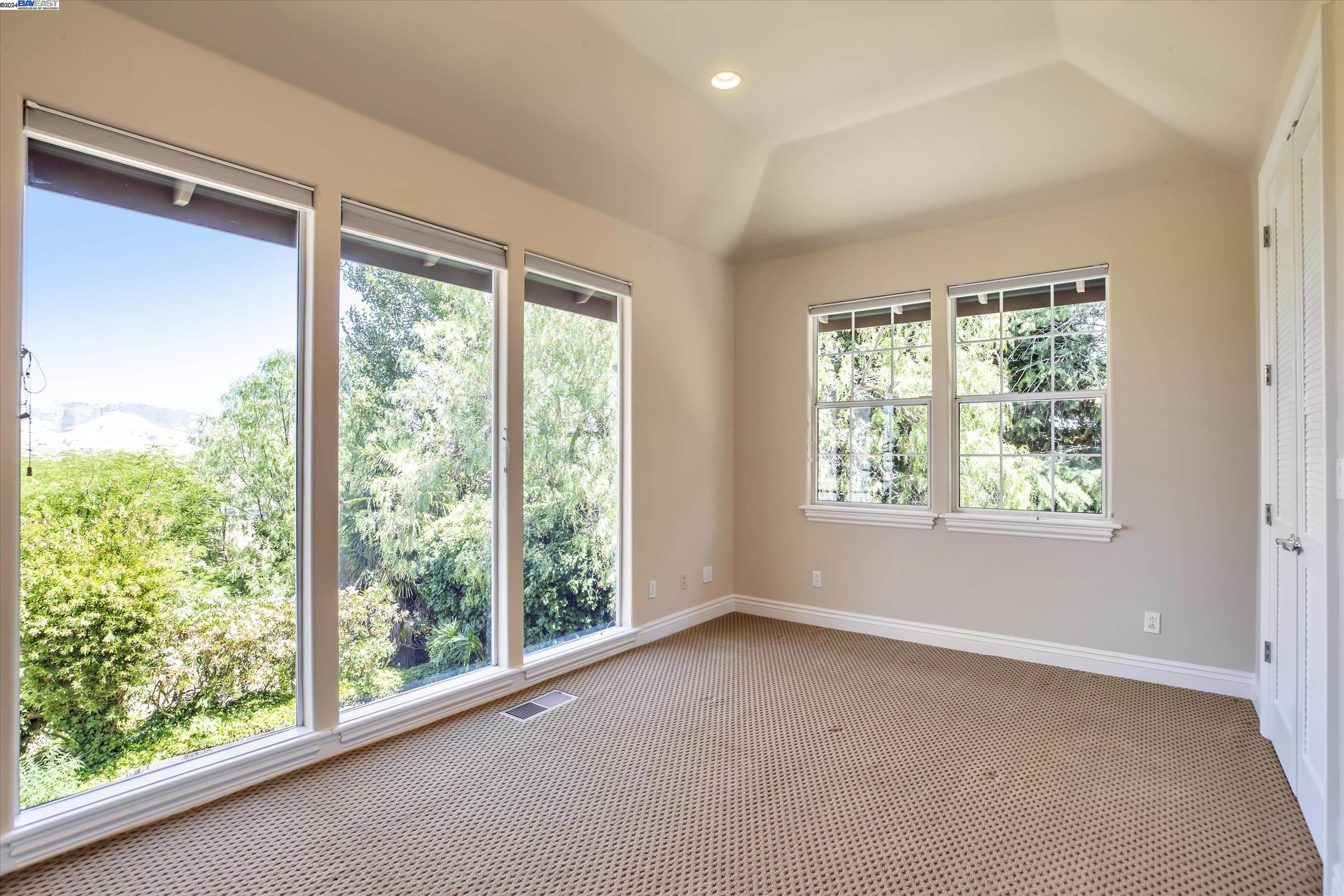 35 Hidden Hills Pl