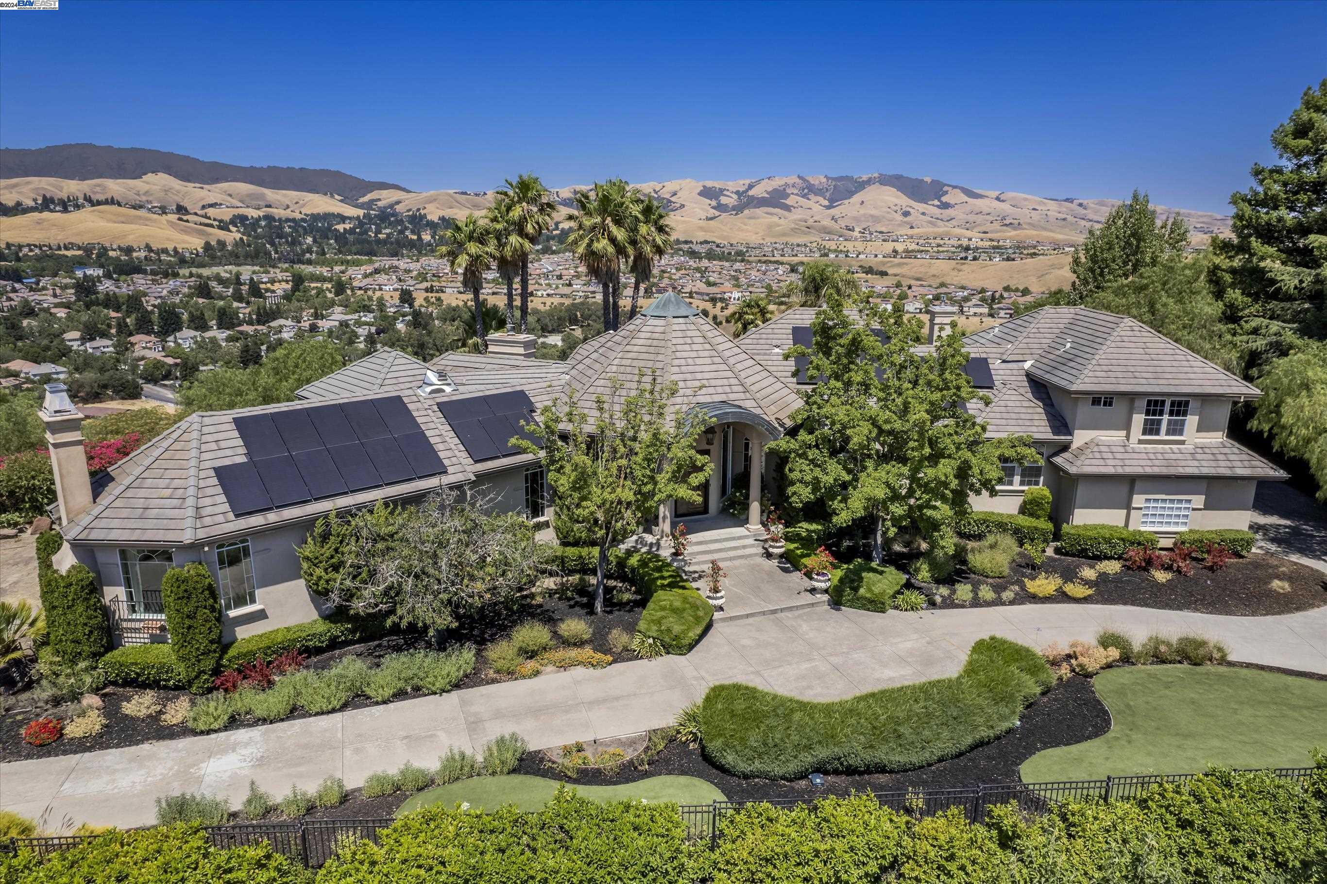 35 Hidden Hills Pl