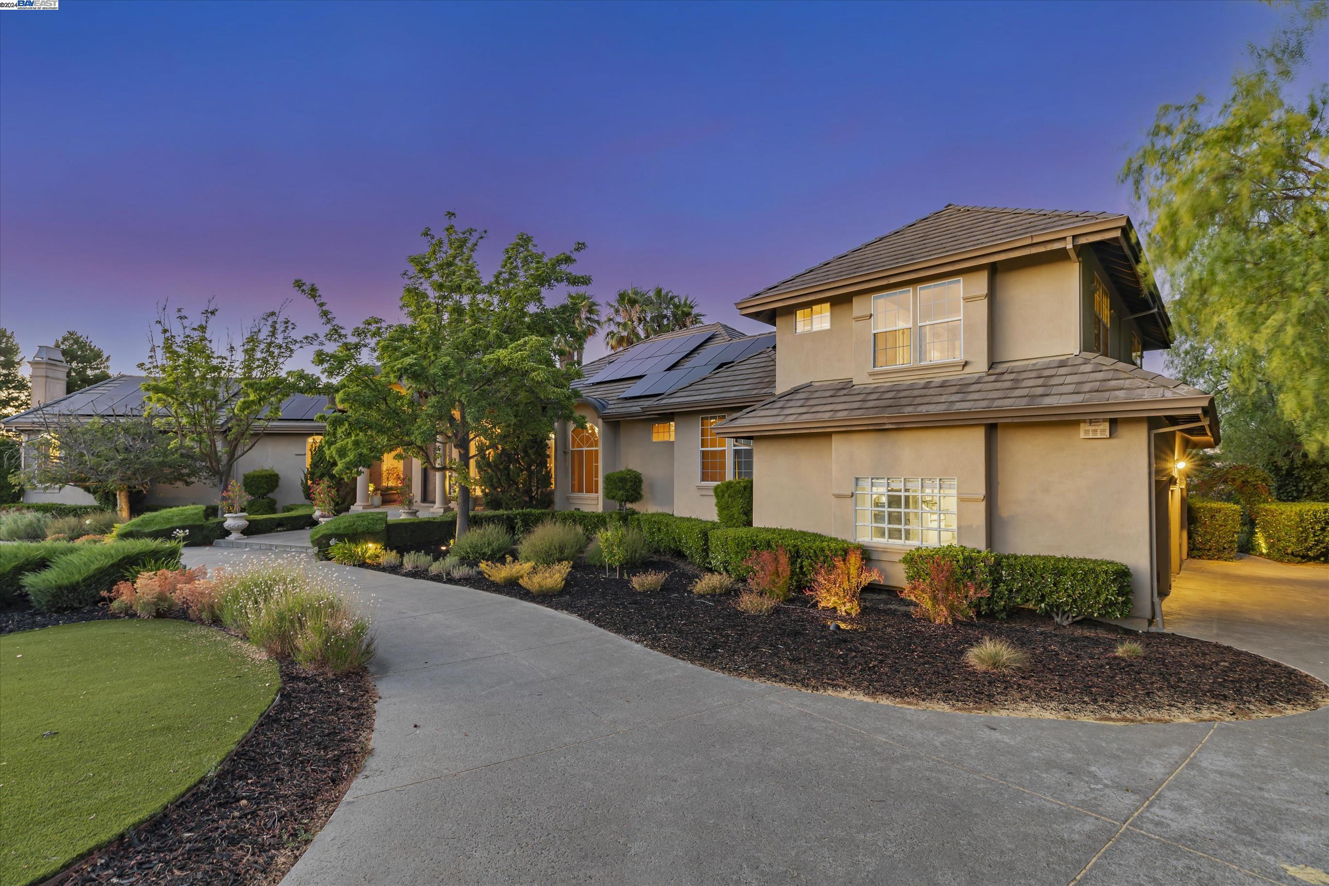 35 Hidden Hills Pl