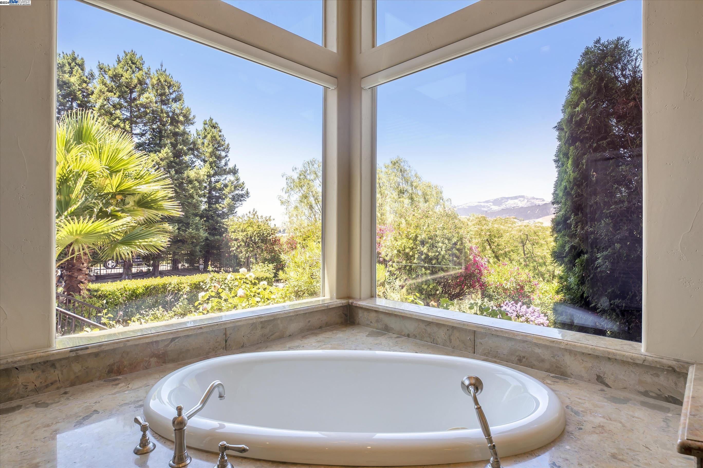 35 Hidden Hills Pl