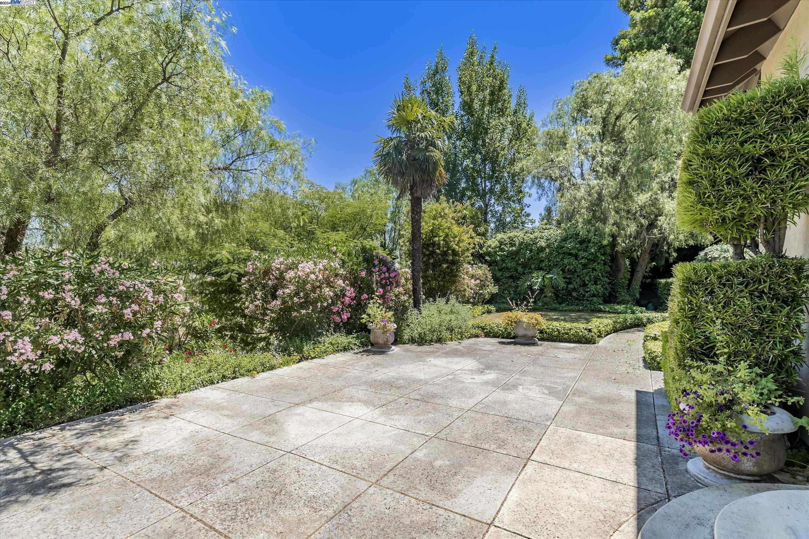 35 Hidden Hills Pl