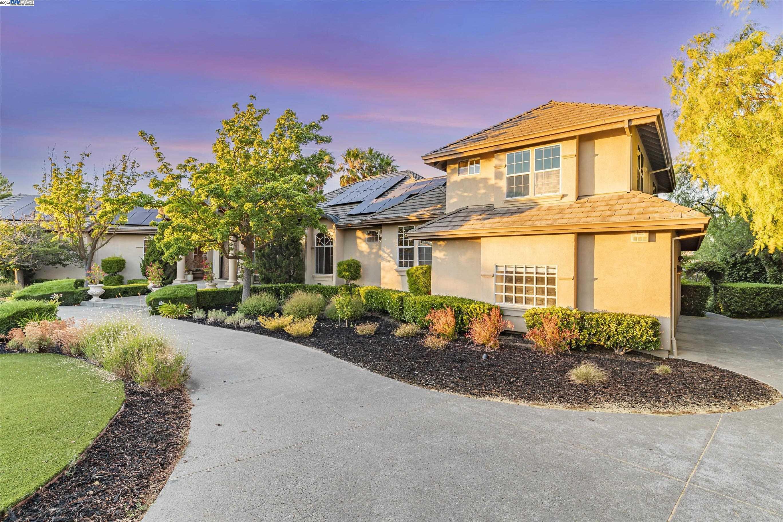 35 Hidden Hills Pl