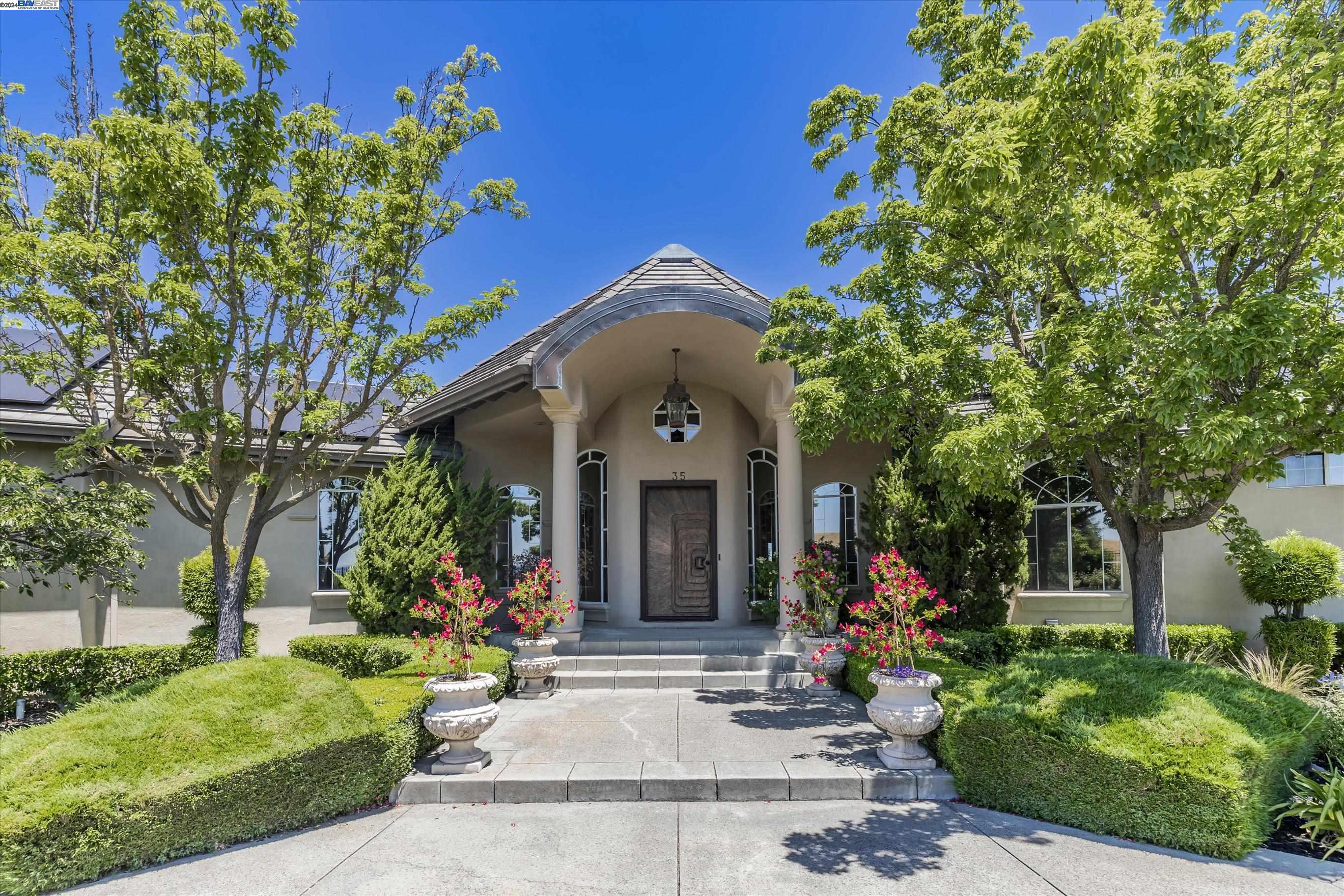 35 Hidden Hills Pl