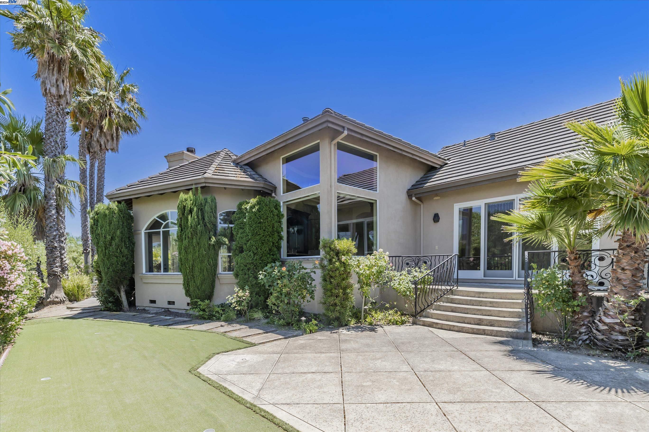 35 Hidden Hills Pl