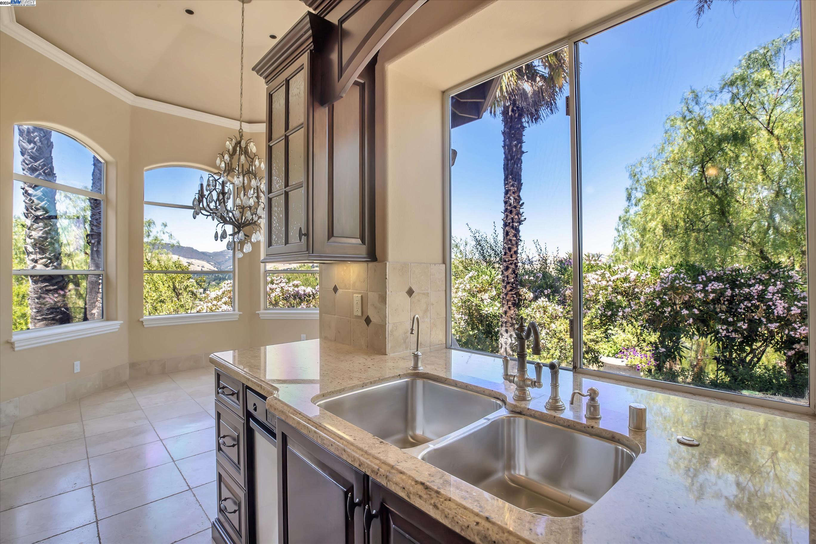 35 Hidden Hills Pl
