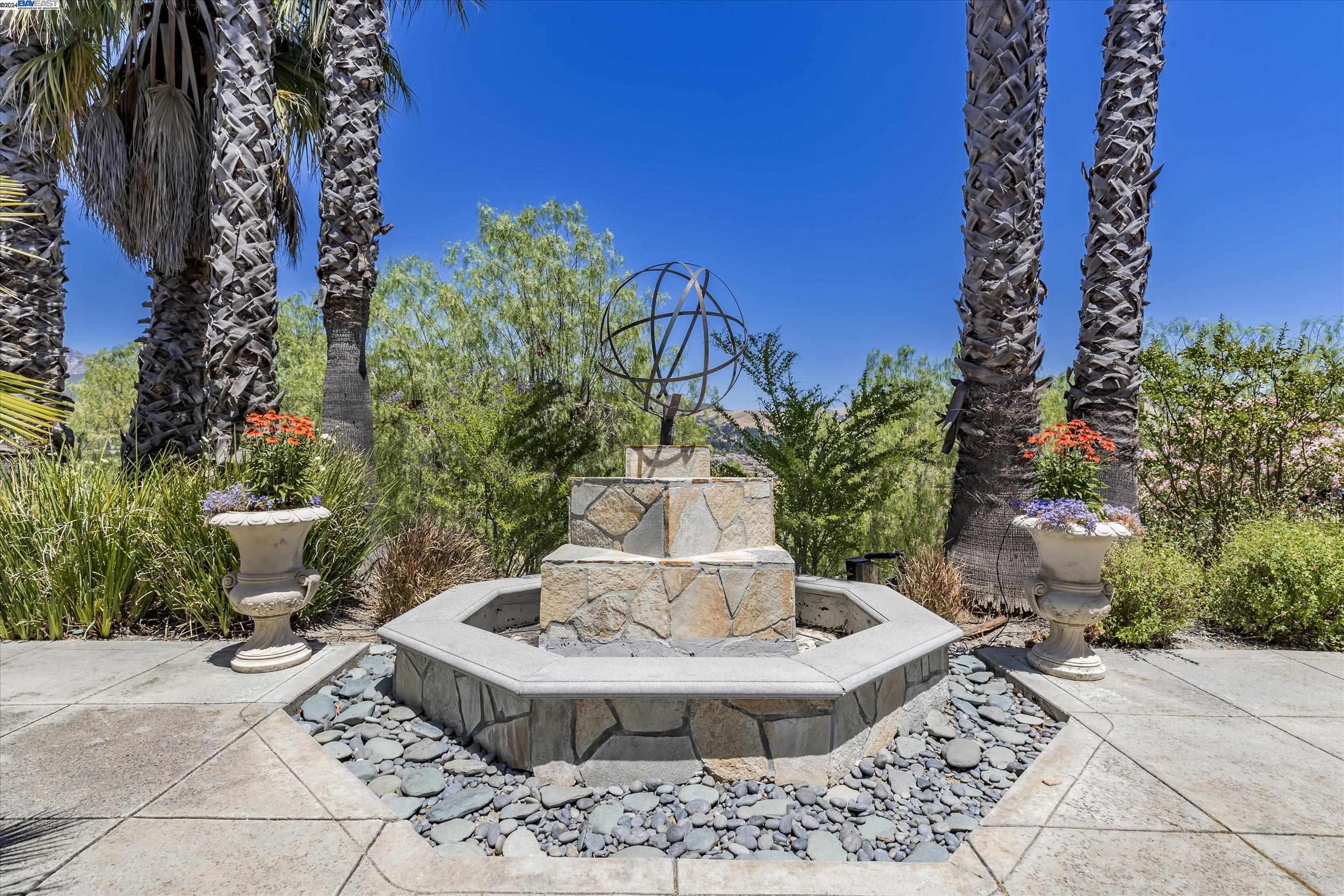 35 Hidden Hills Pl