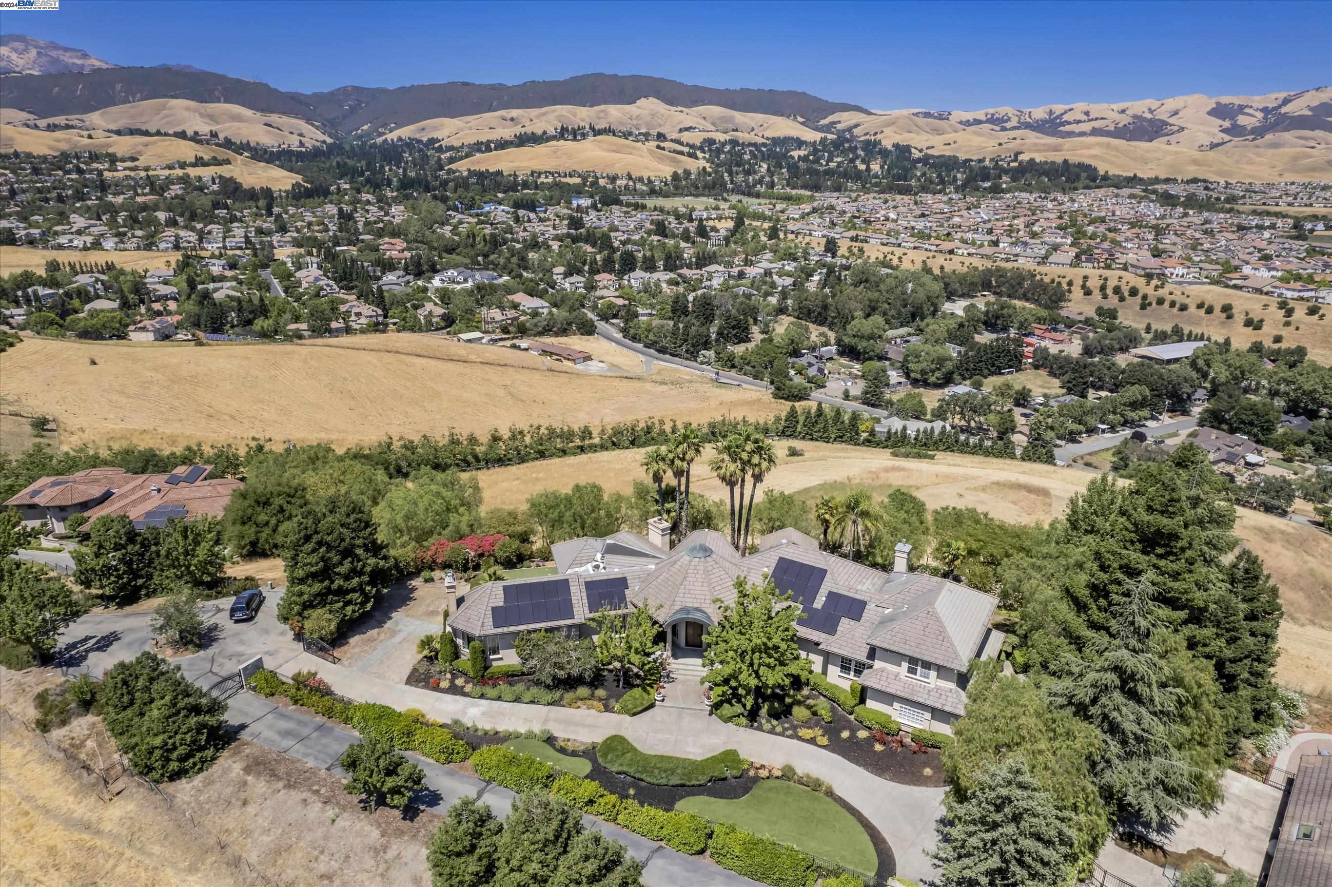35 Hidden Hills Pl