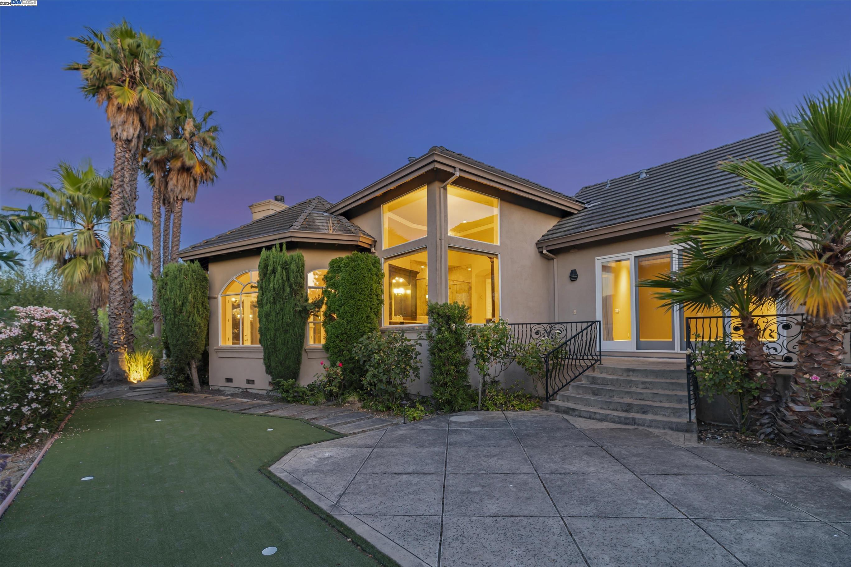 35 Hidden Hills Pl
