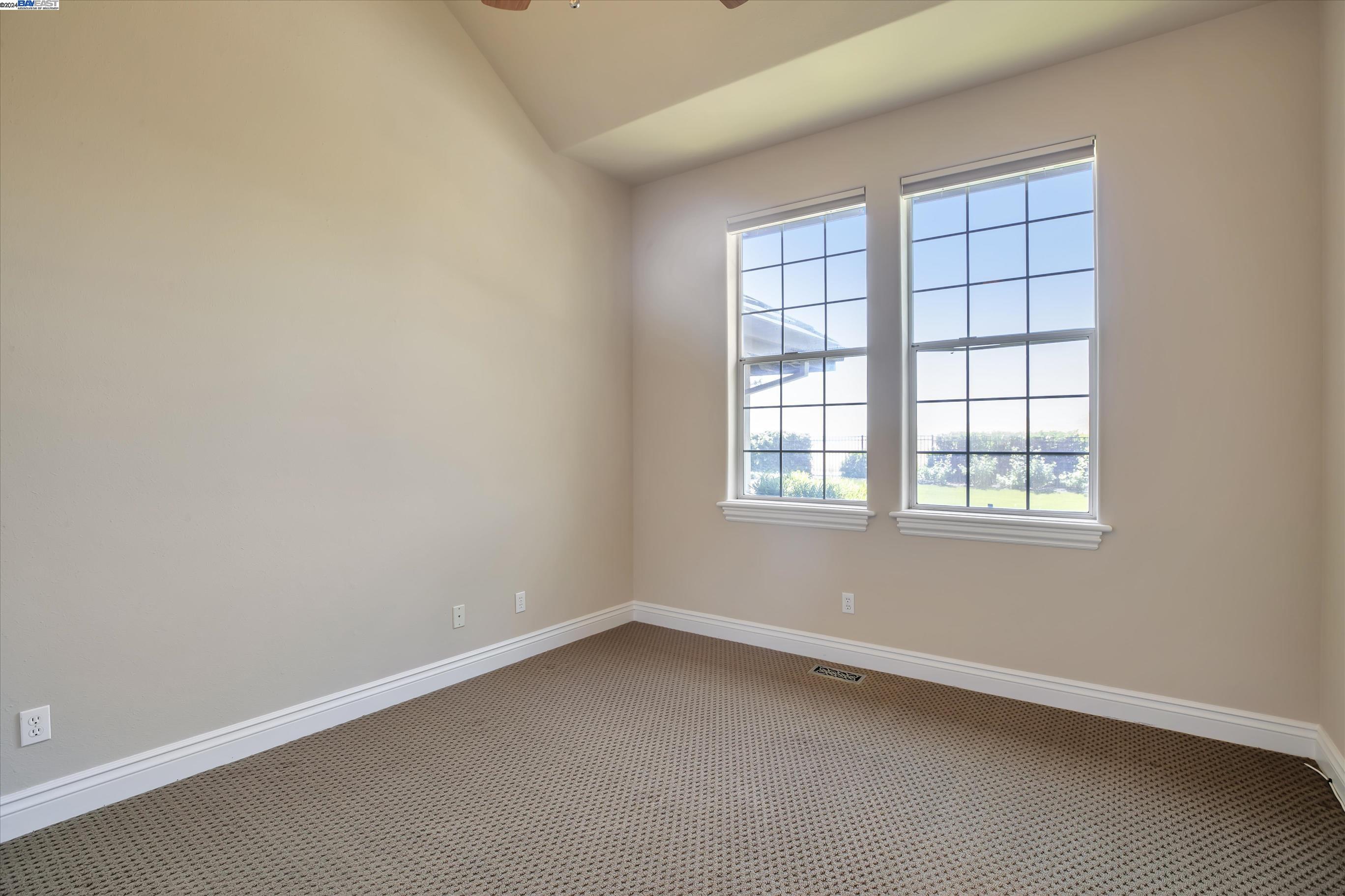35 Hidden Hills Pl