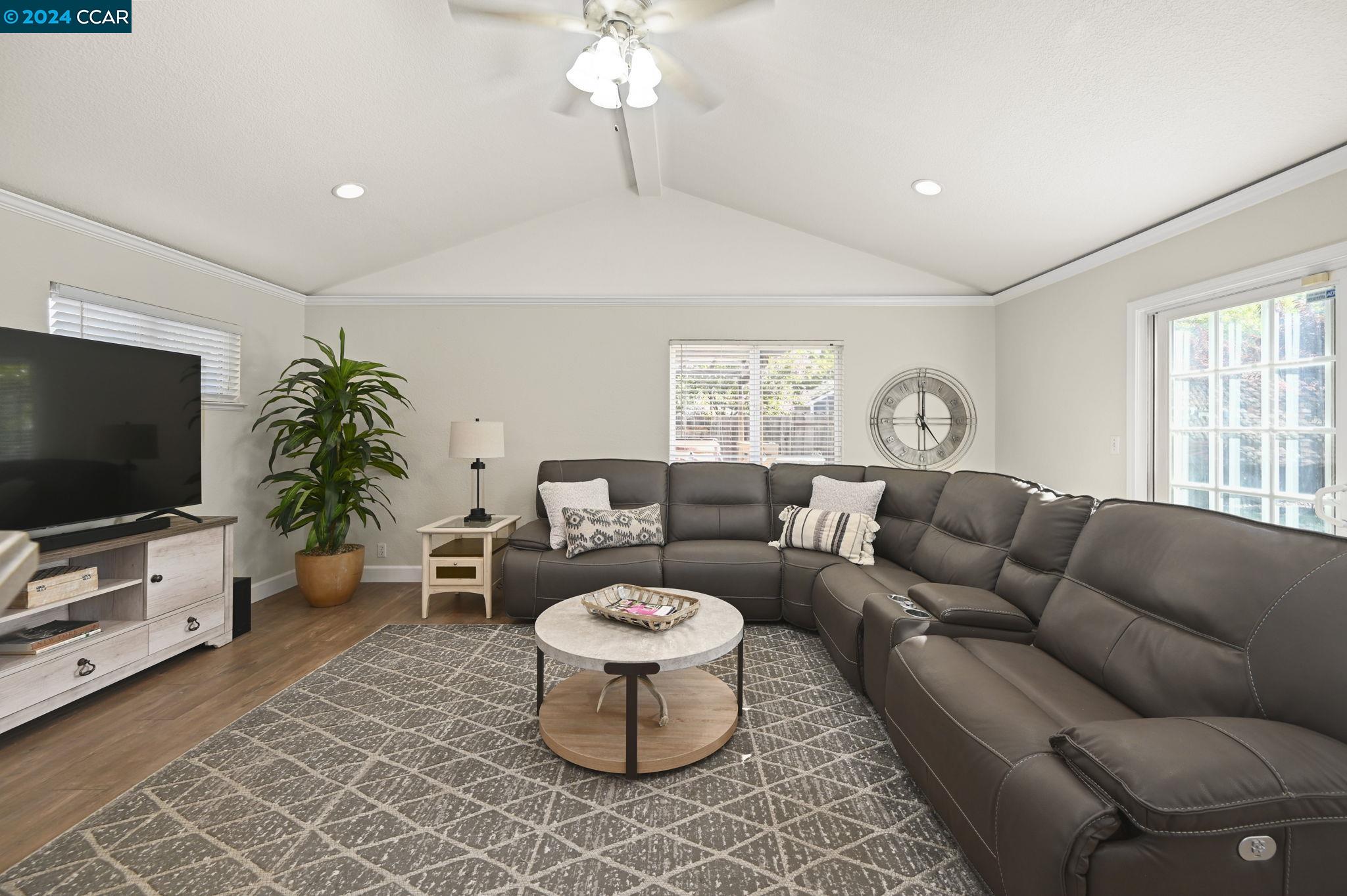 194 Cynthia Dr