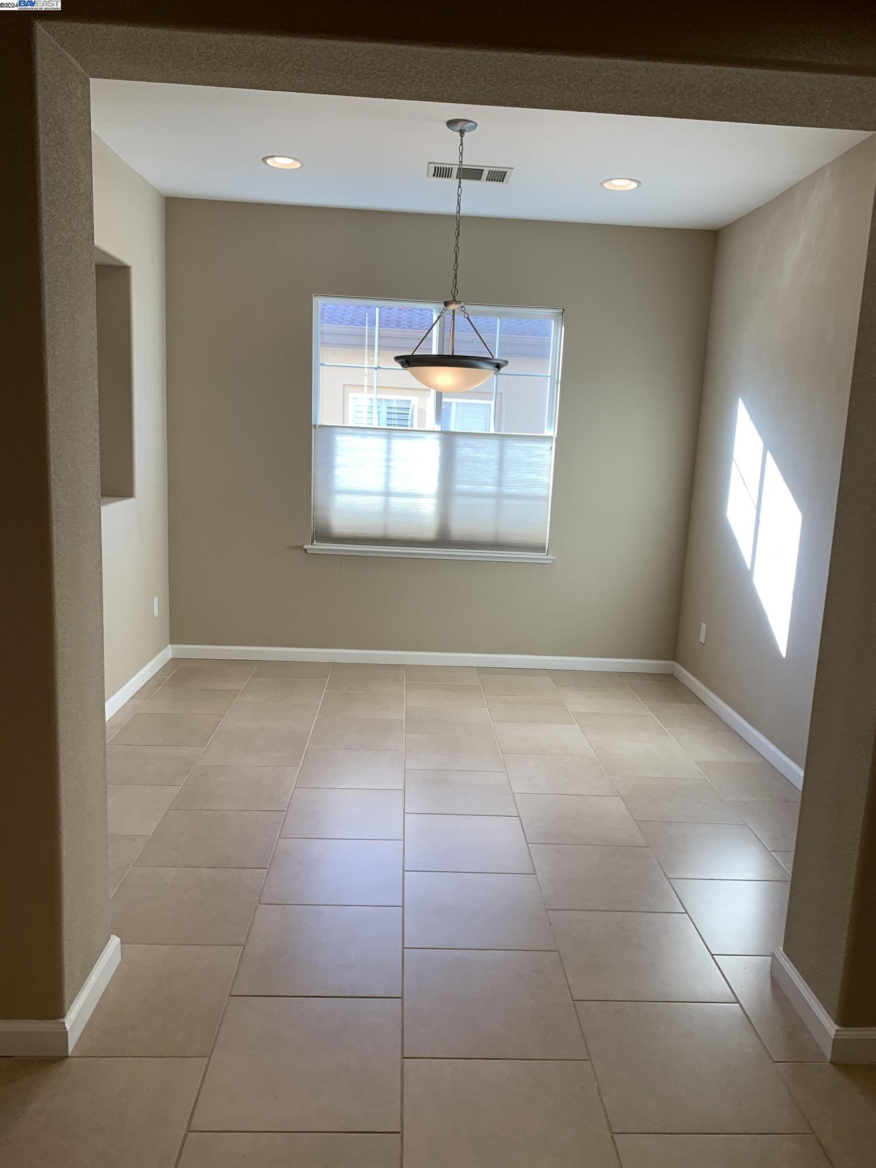 574 Dovecote Ln # 2