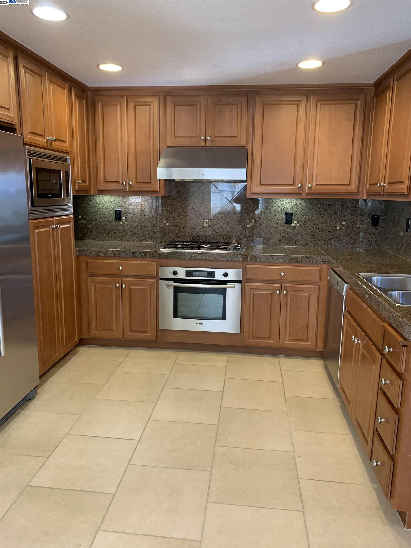 574 Dovecote Ln # 2