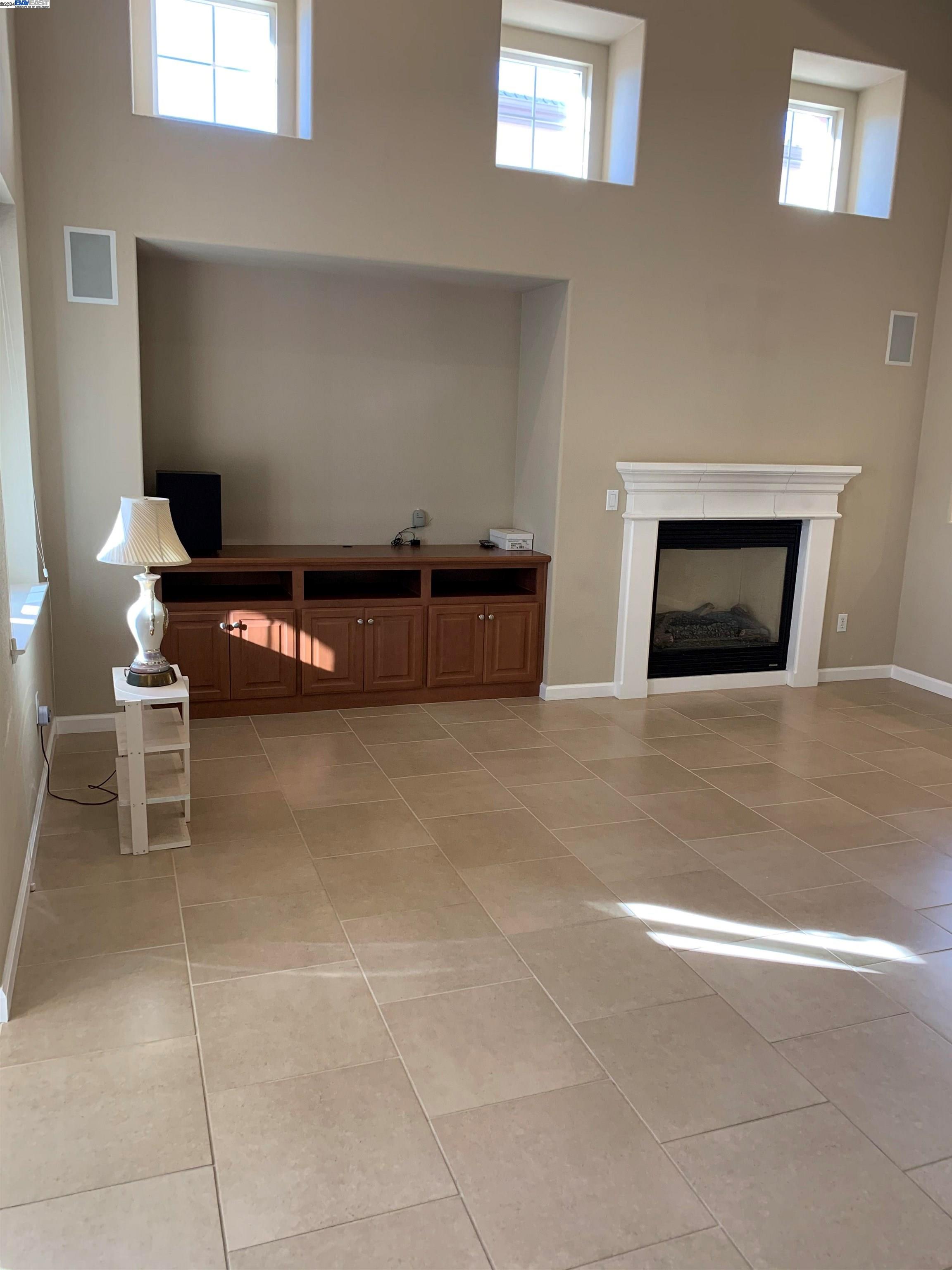 574 Dovecote Ln # 2